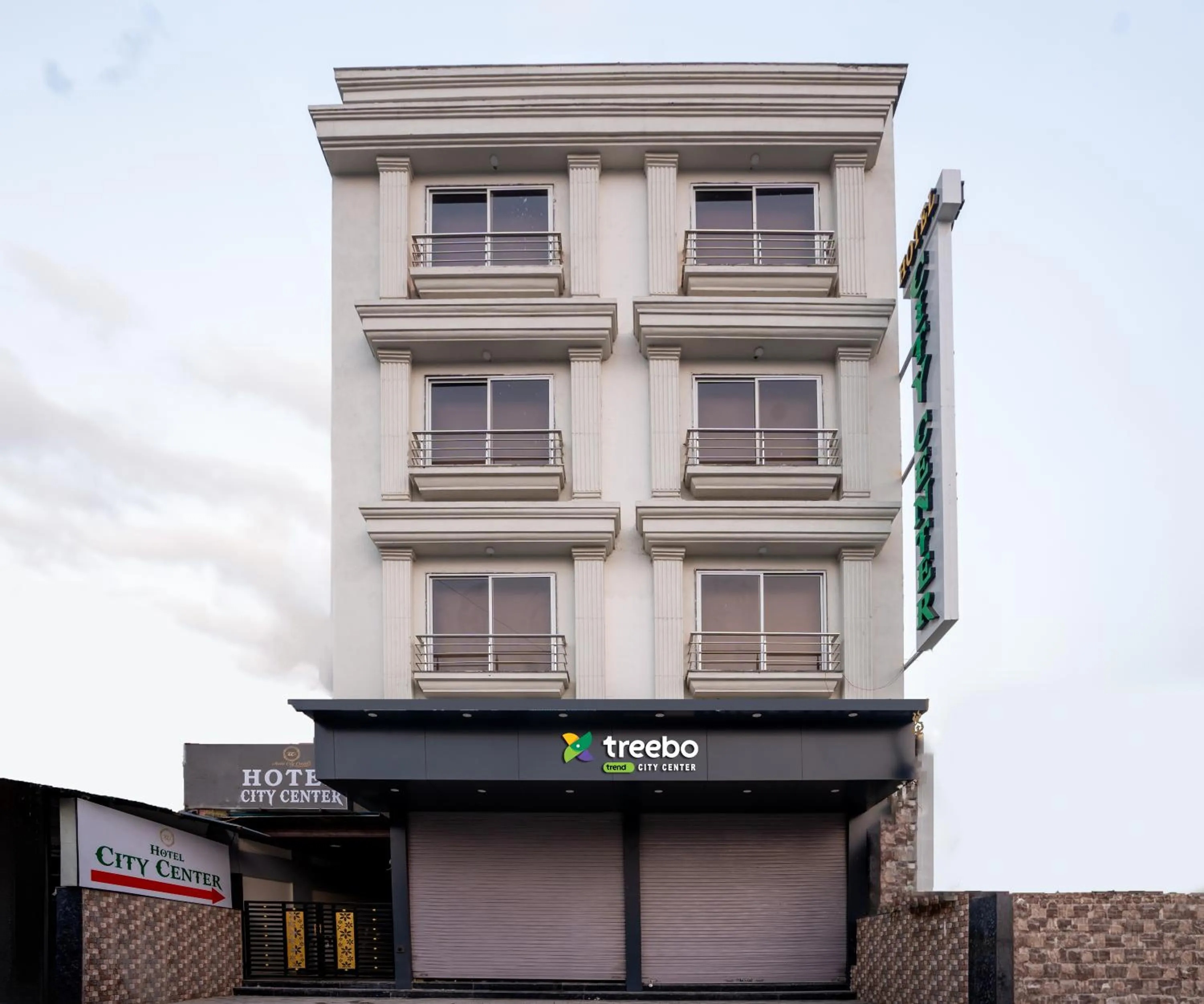 Facade/entrance in Treebo City Center