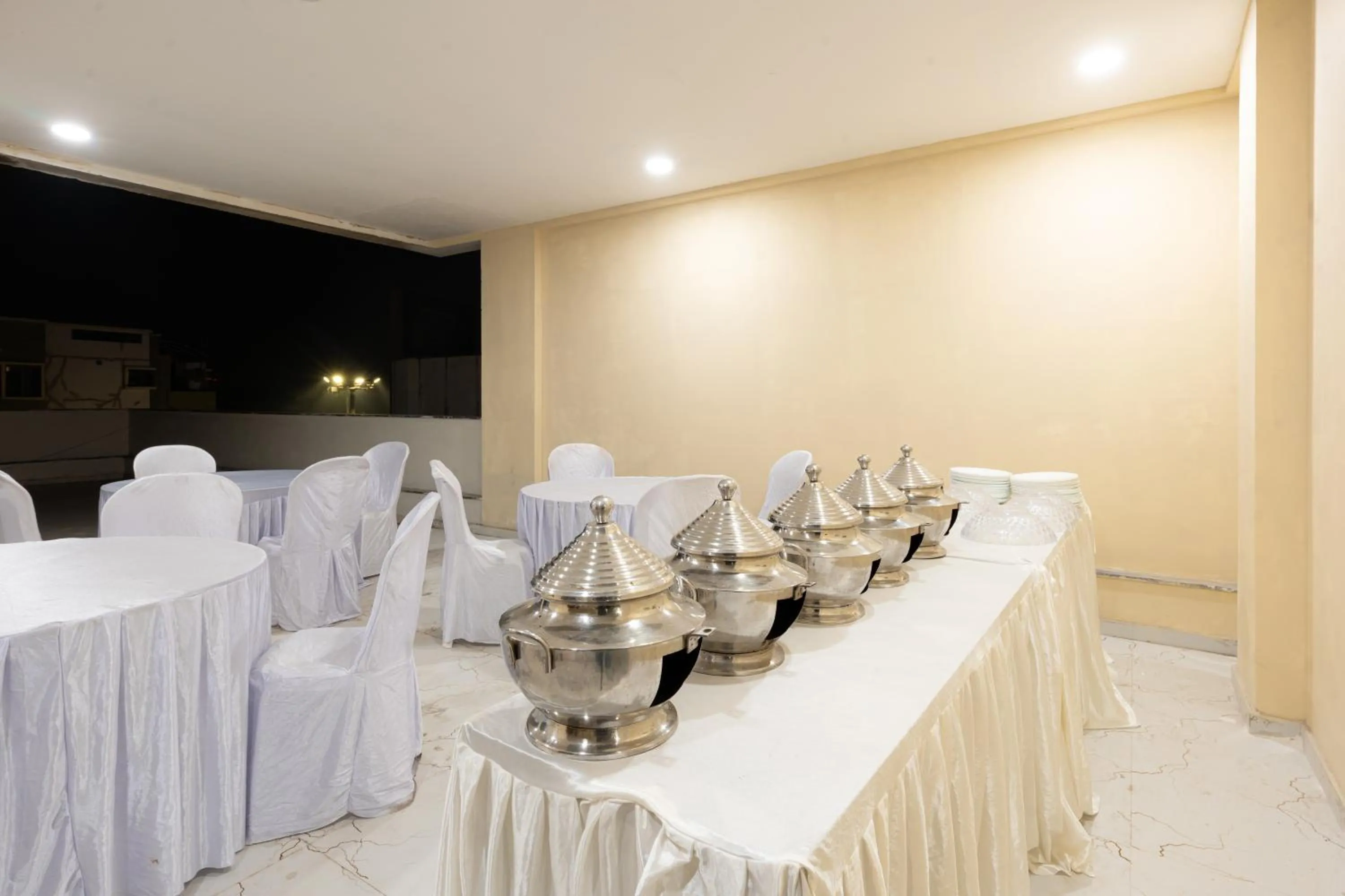 Dining area in Treebo City Center