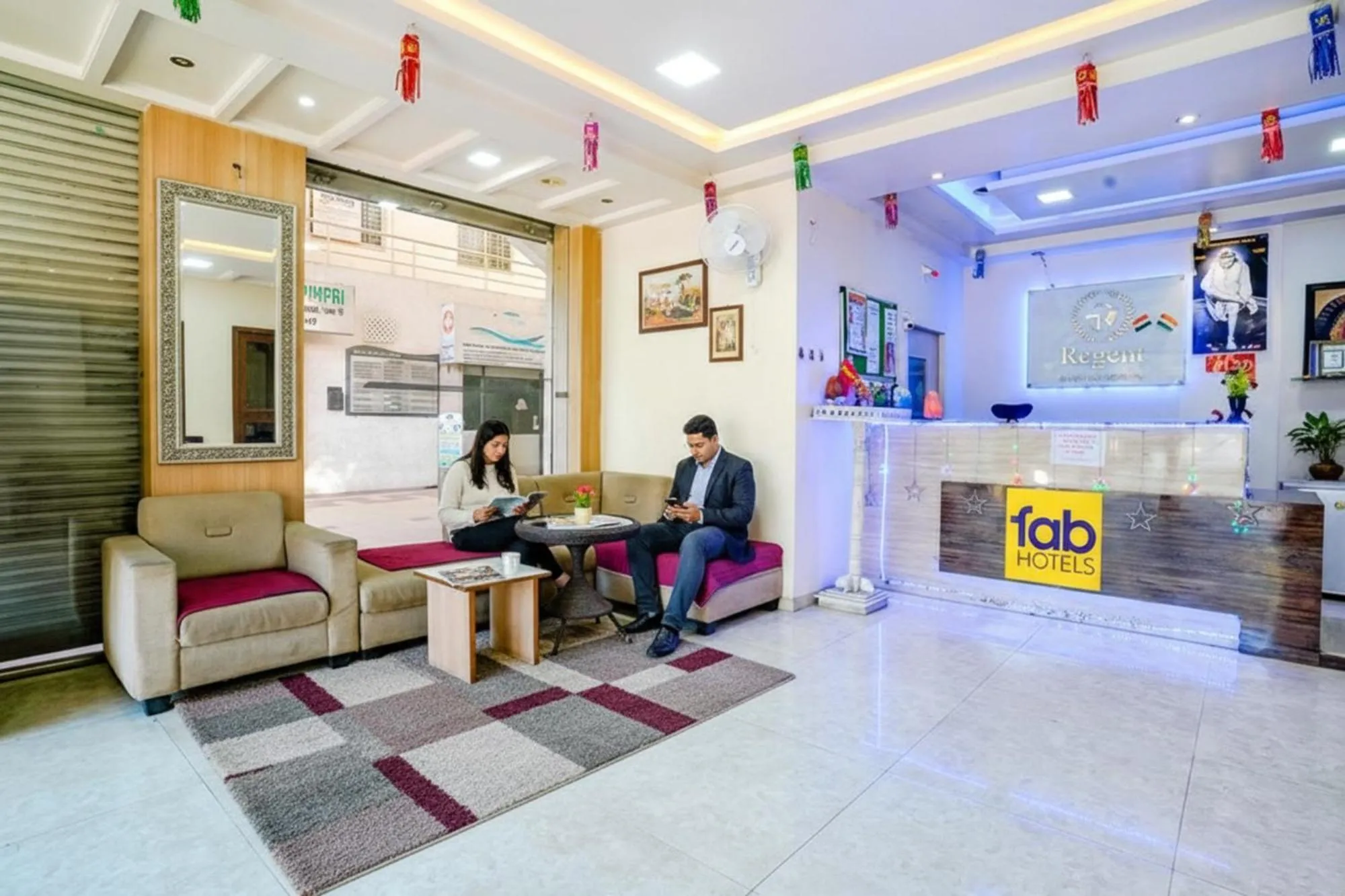 Lobby or reception in FabHotel Regent Inn - Nr SkyWalk Bridge