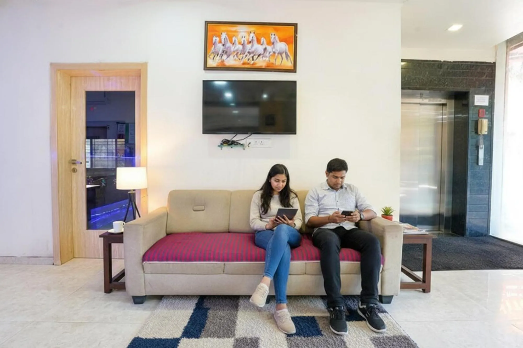 Seating area in FabHotel Regent Inn - Nr SkyWalk Bridge