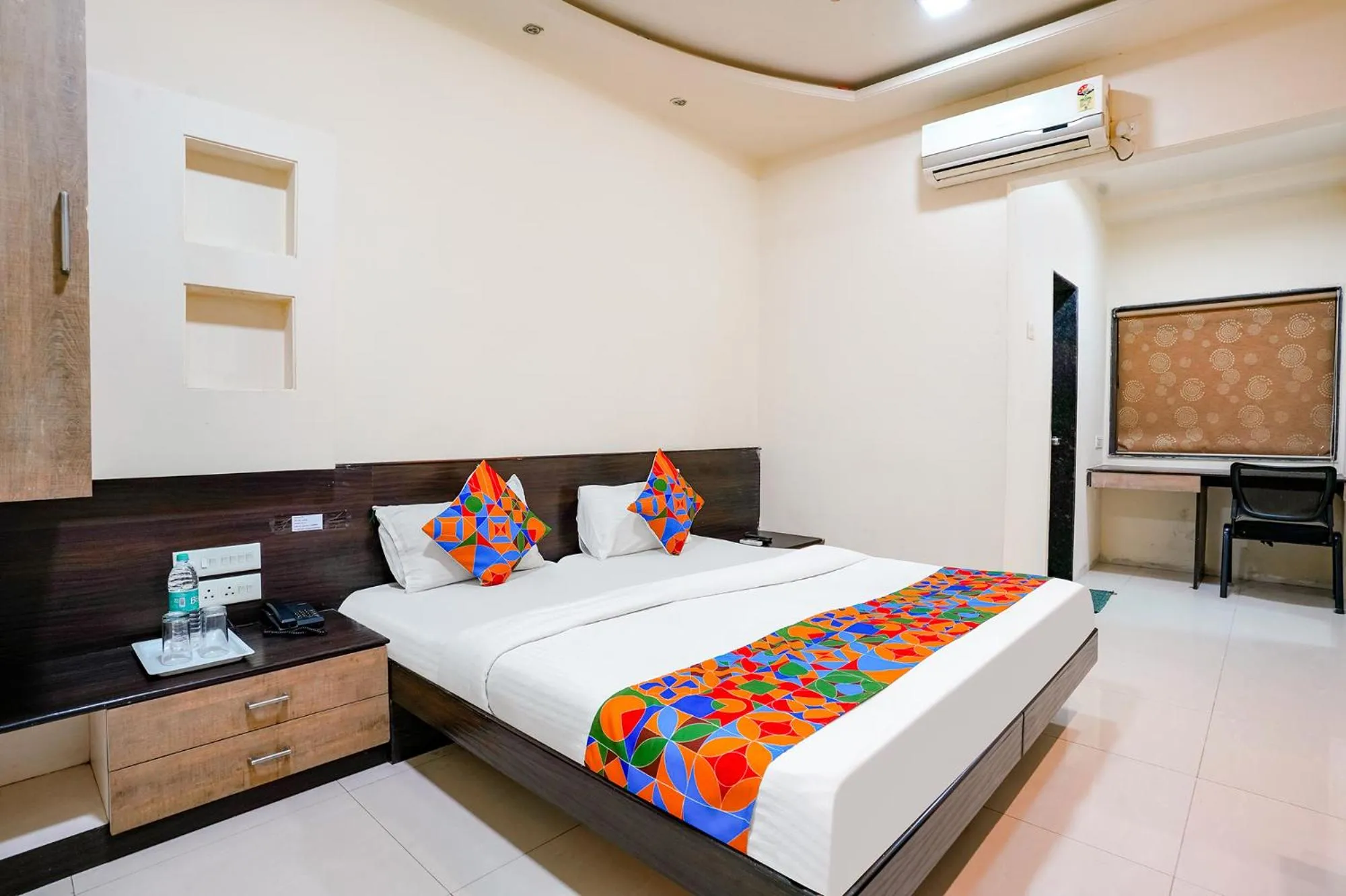 Bed in FabHotel Regent Inn - Nr SkyWalk Bridge