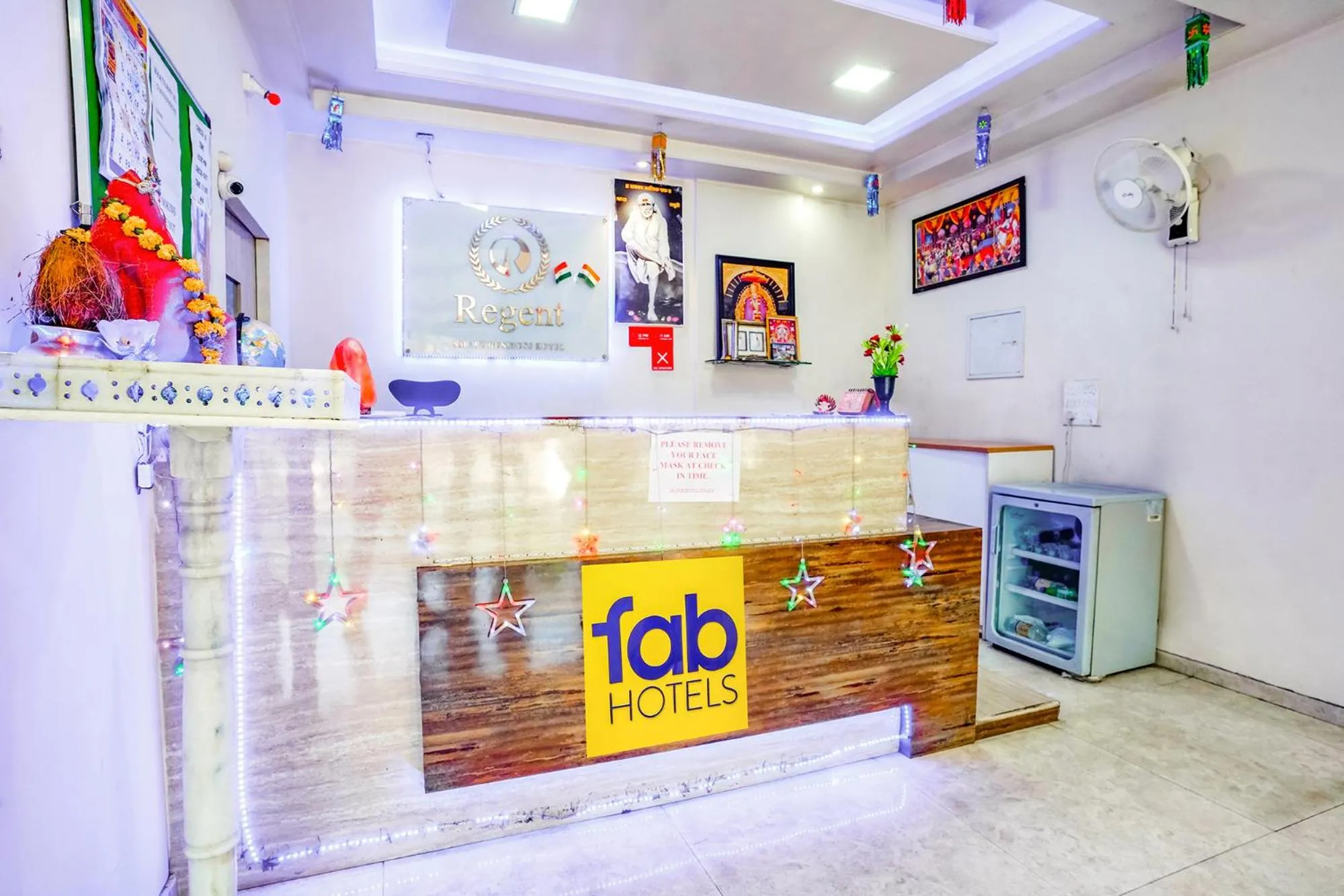 Lobby or reception in FabHotel Regent Inn - Nr SkyWalk Bridge