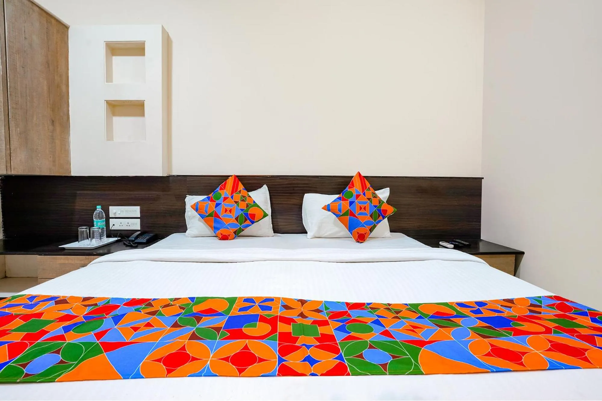 Bed in FabHotel Regent Inn - Nr SkyWalk Bridge