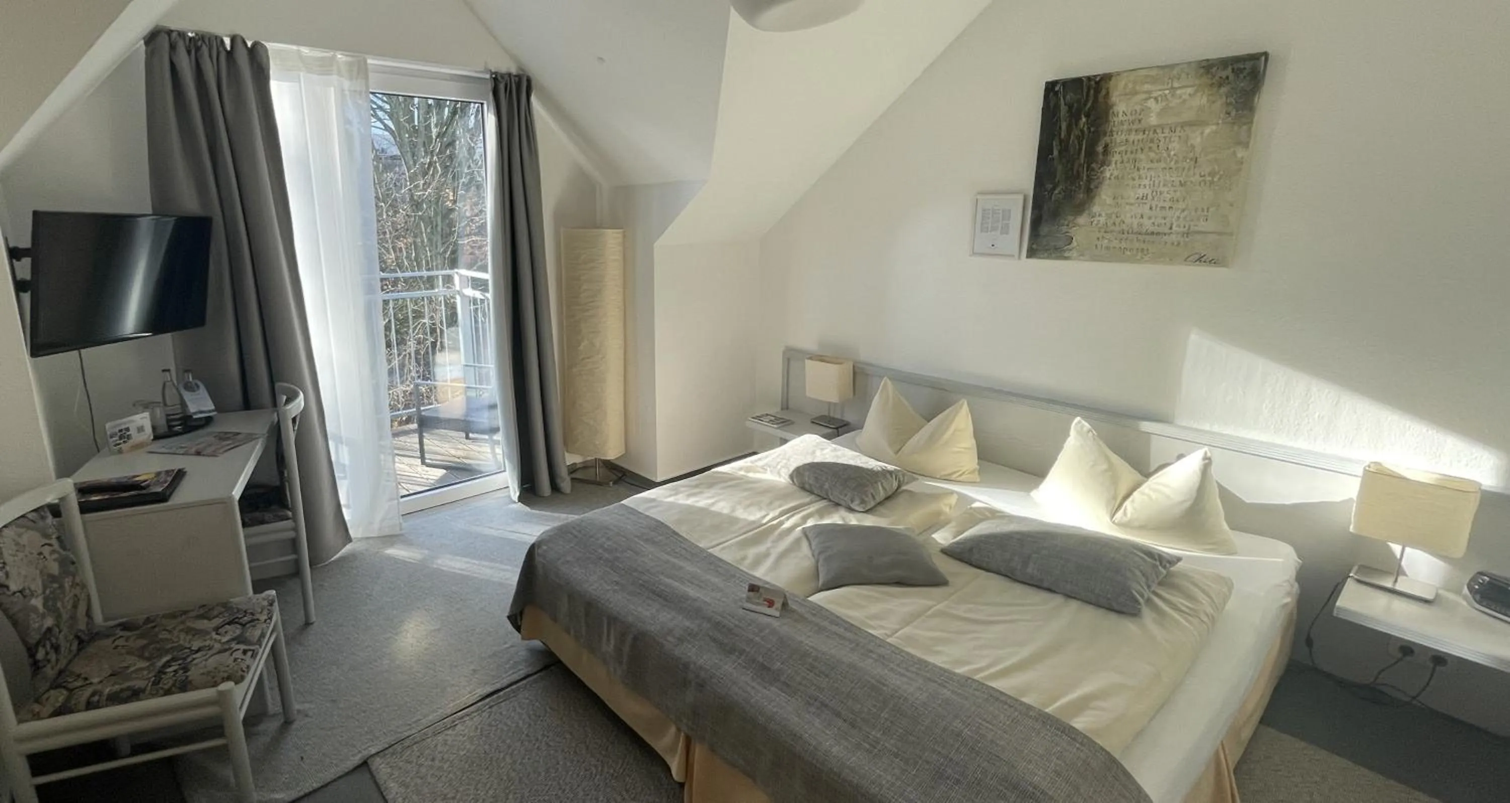 Photo of the whole room, Bed in Akzent Berghotel Rosstrappe