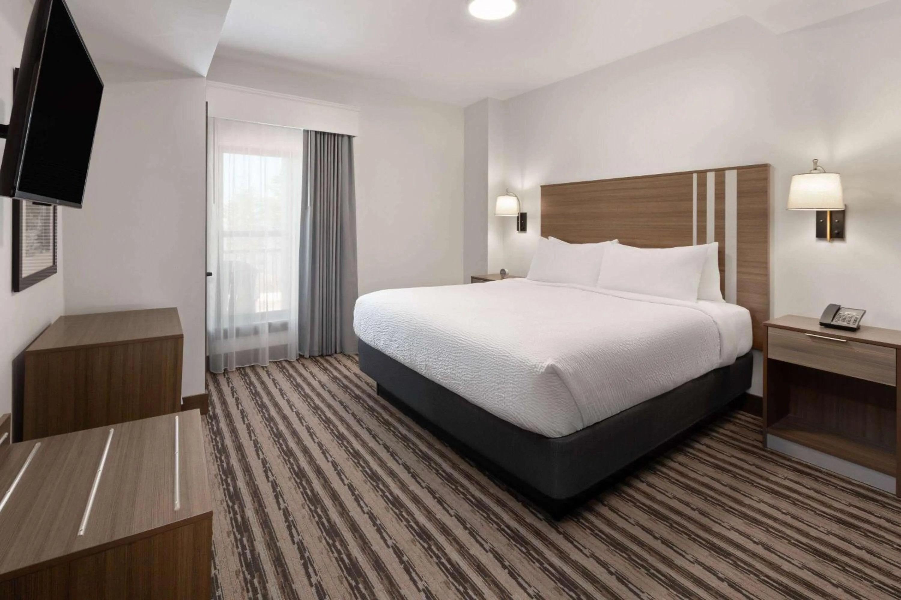 Photo of the whole room, Bed in Corduroy Inn and Lodge, Trademark Collection by Wyndham