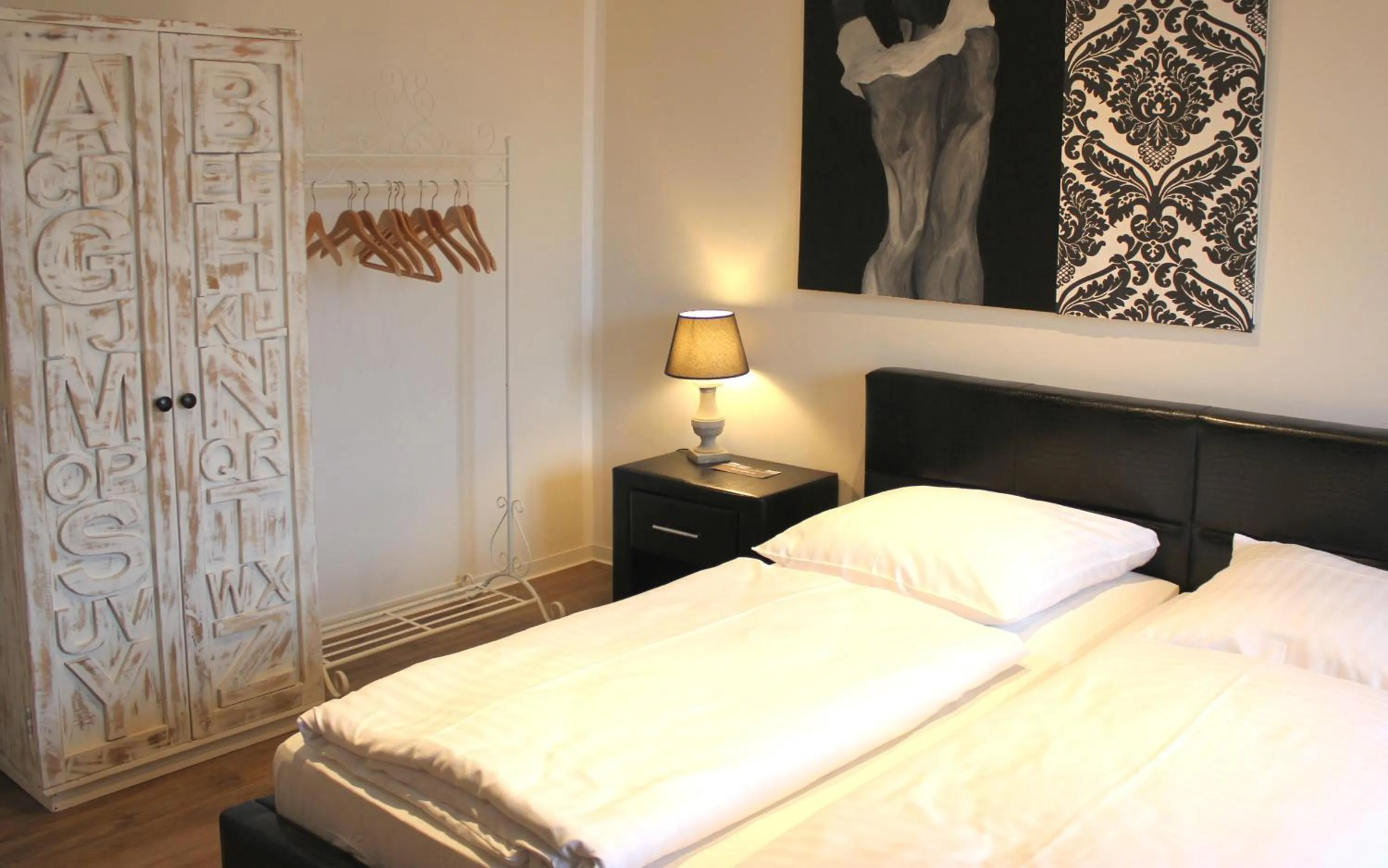 Bed in Hotel Victoria