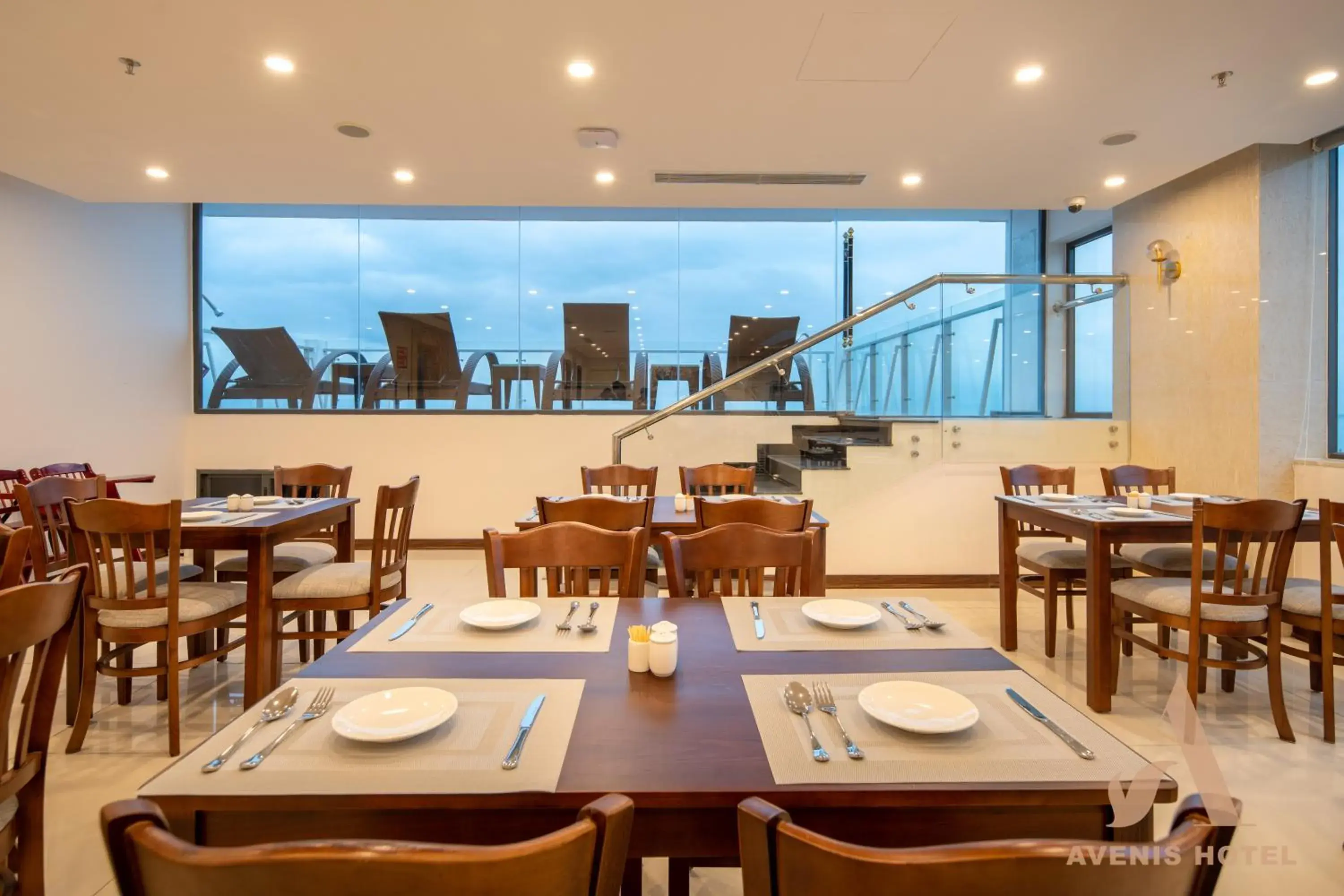 Restaurant/places to eat in Avenis Hotel Restaurant/places to eat in Avenis Hotel