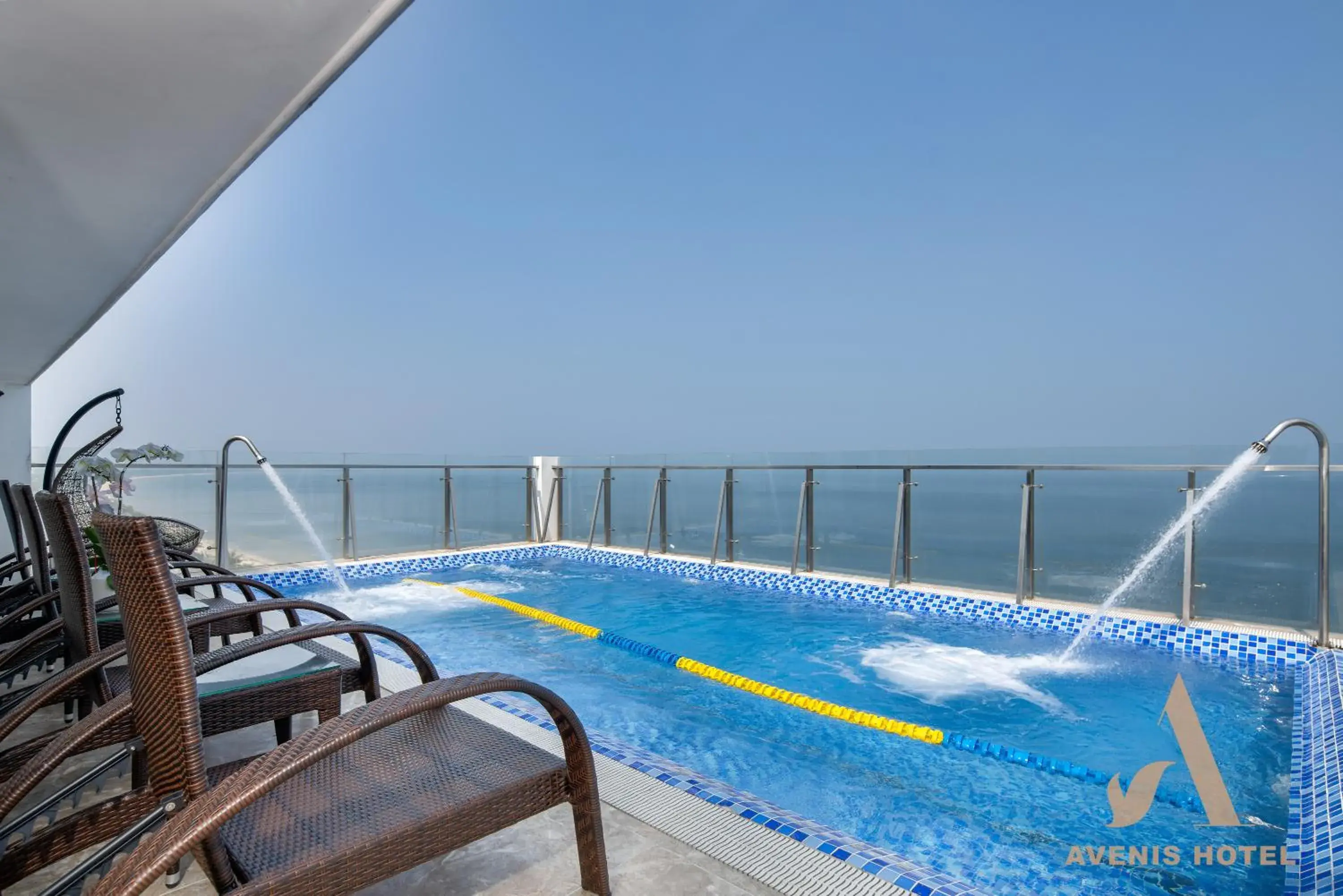 Swimming pool in Avenis Hotel Swimming pool in Avenis Hotel