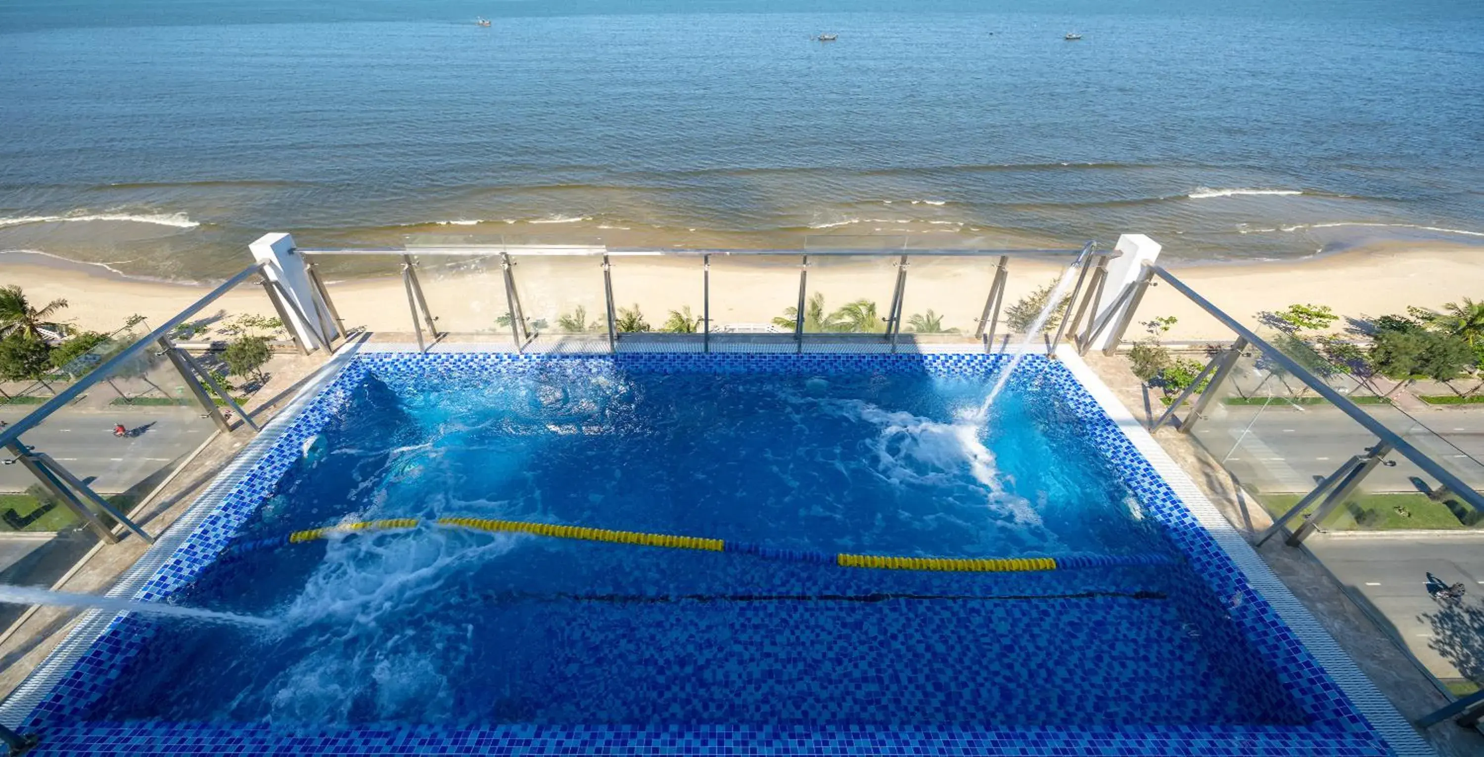 Pool view in Avenis Hotel Pool view in Avenis Hotel