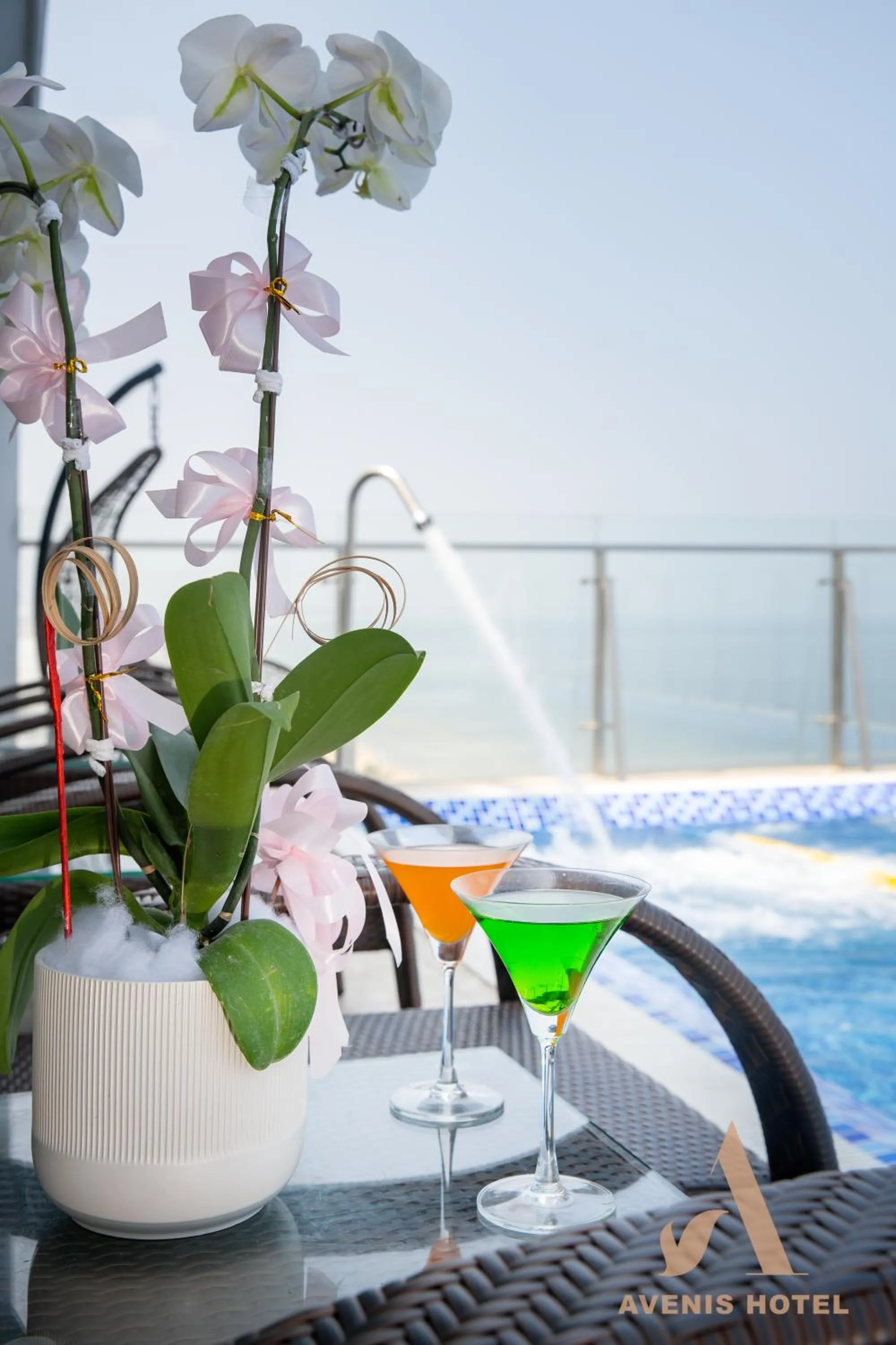 Swimming pool in Avenis Hotel