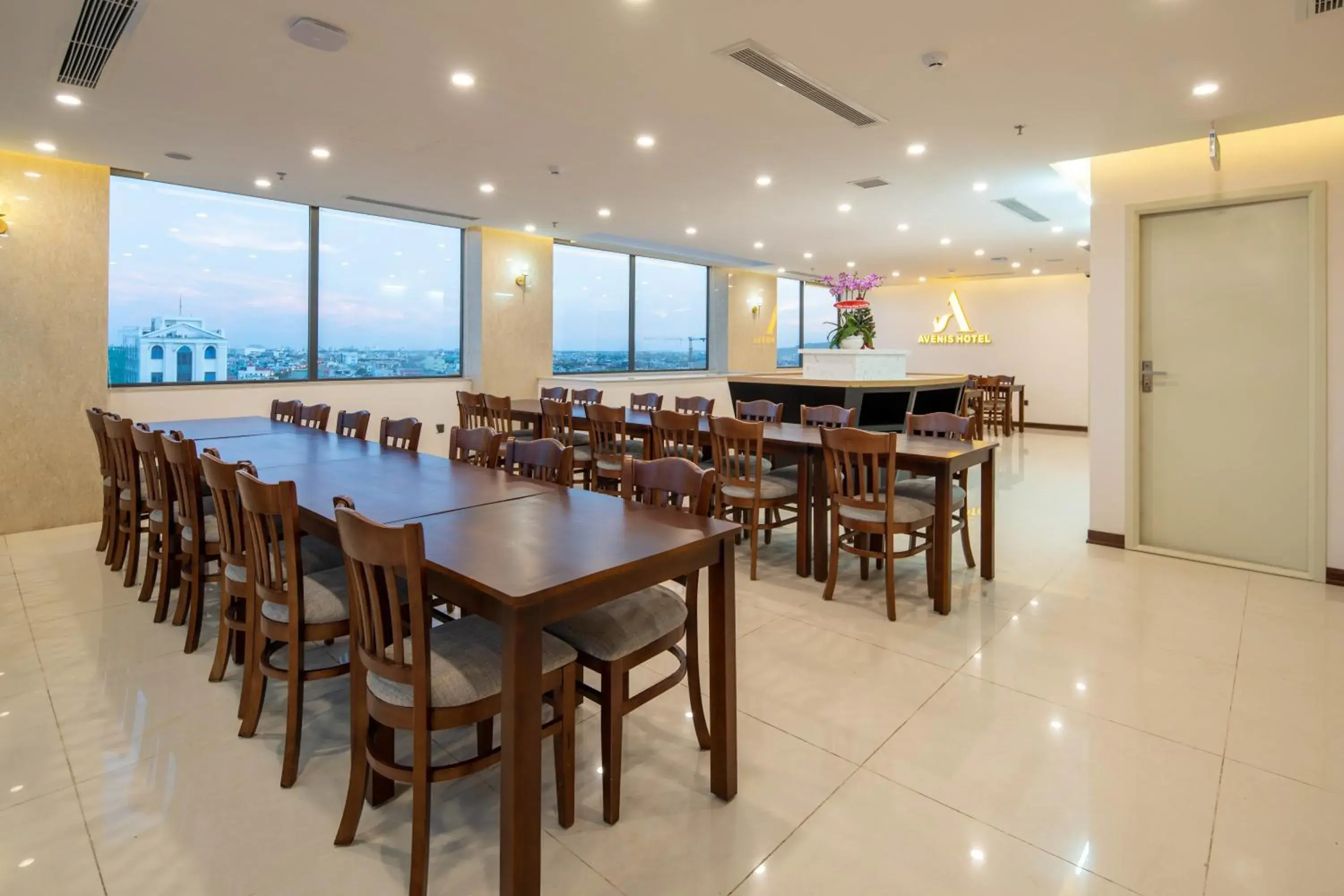 Restaurant/places to eat in Avenis Hotel Restaurant/places to eat in Avenis Hotel