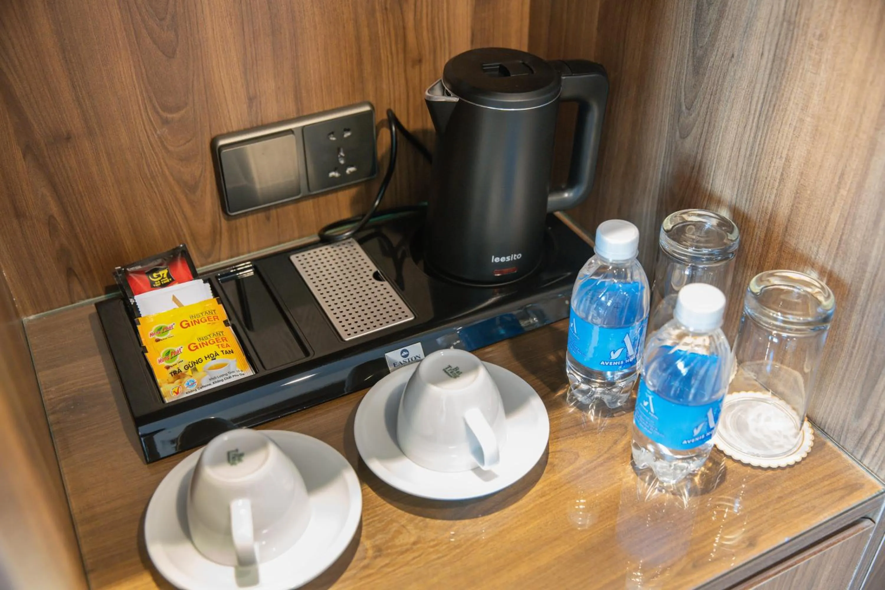Coffee/tea facilities in Avenis Hotel