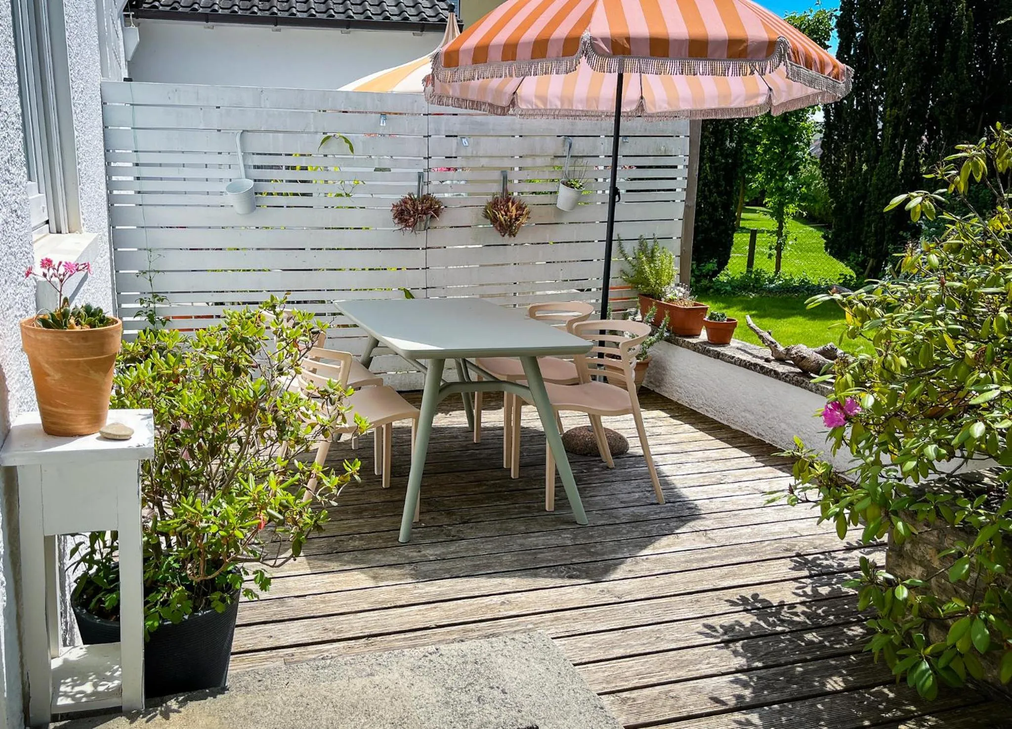Dining area in Hacienda Rooms