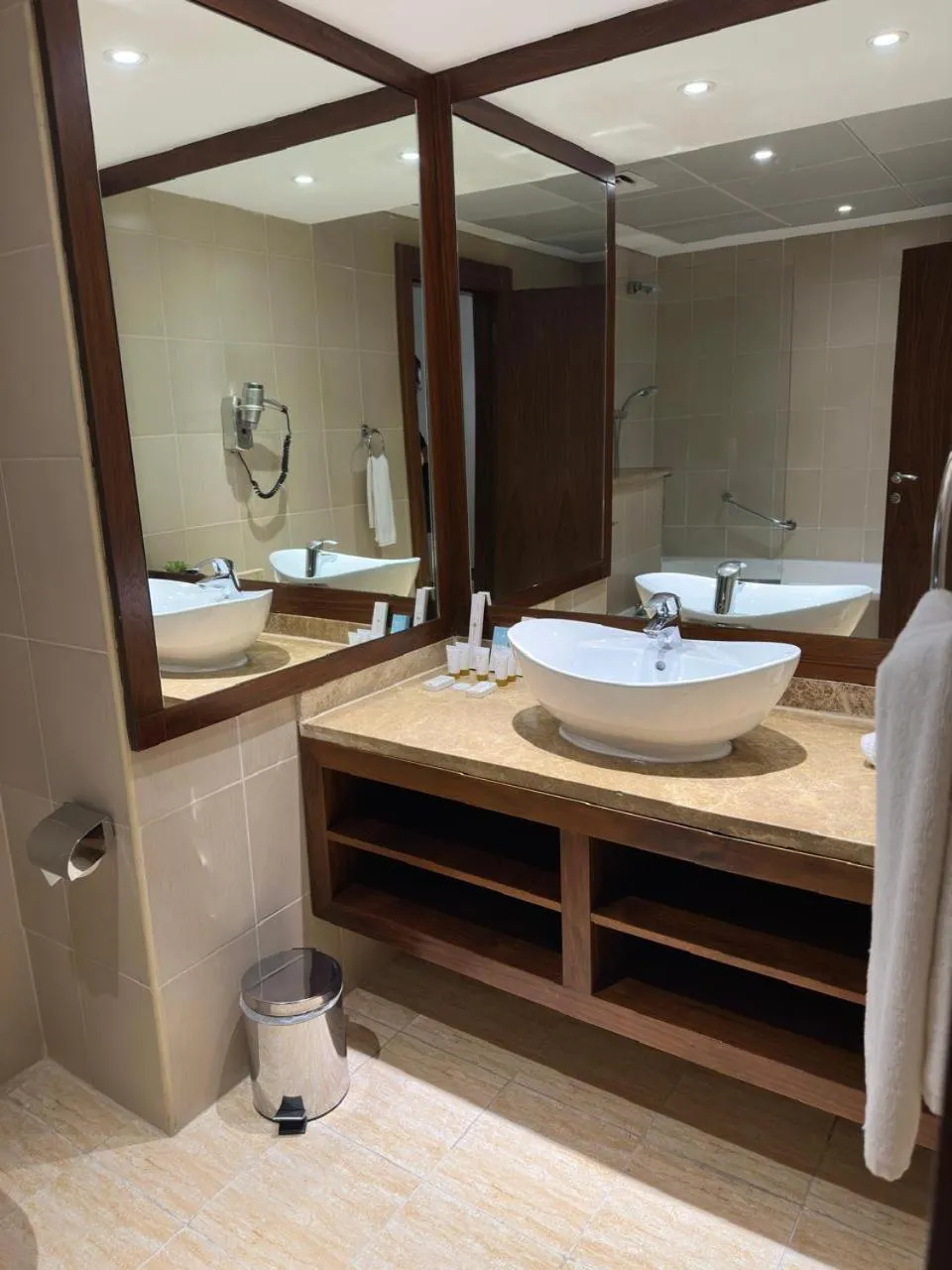 Bathroom in Al Khaleej Palace Deira Hotel