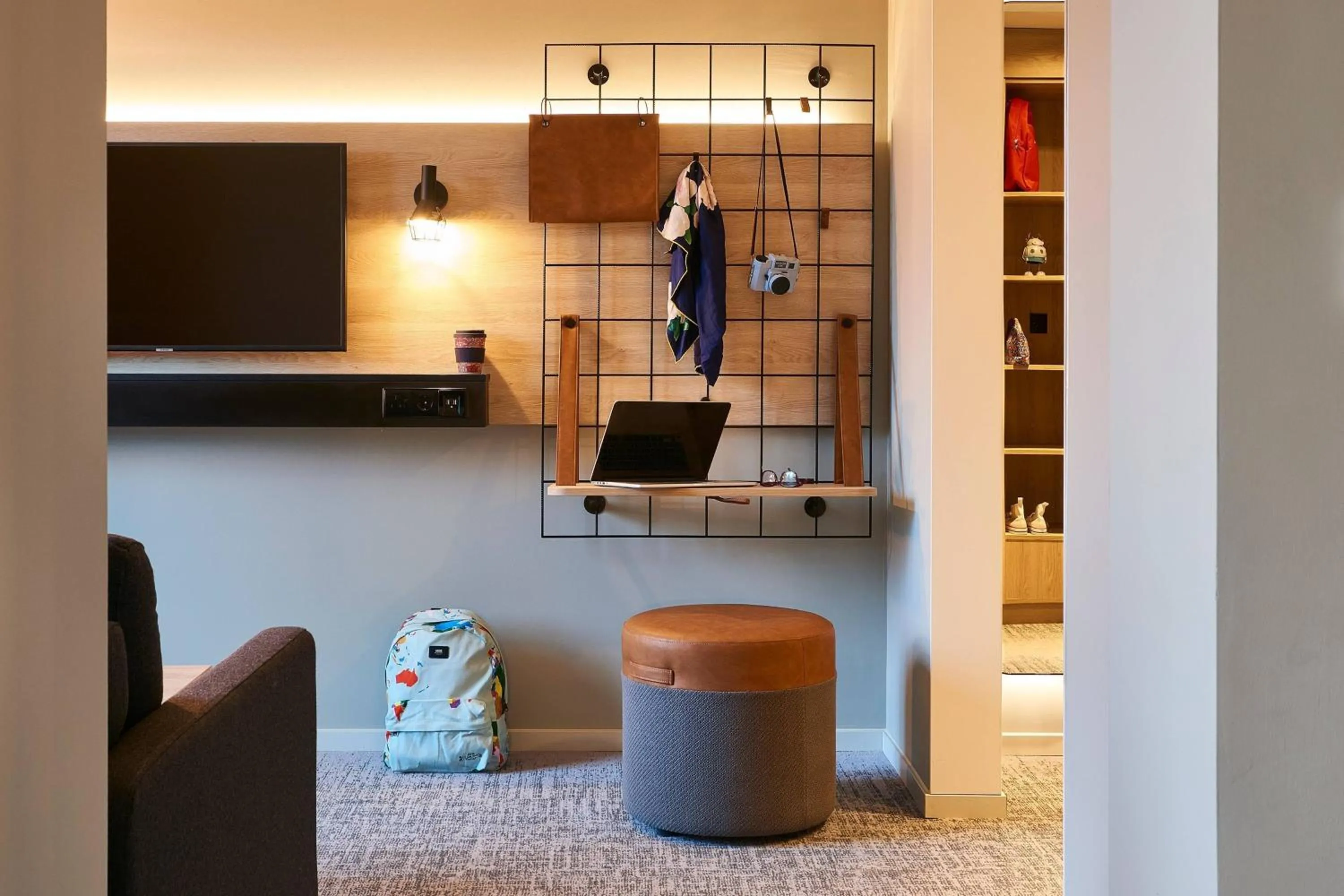 Photo of the whole room in Moxy Chester