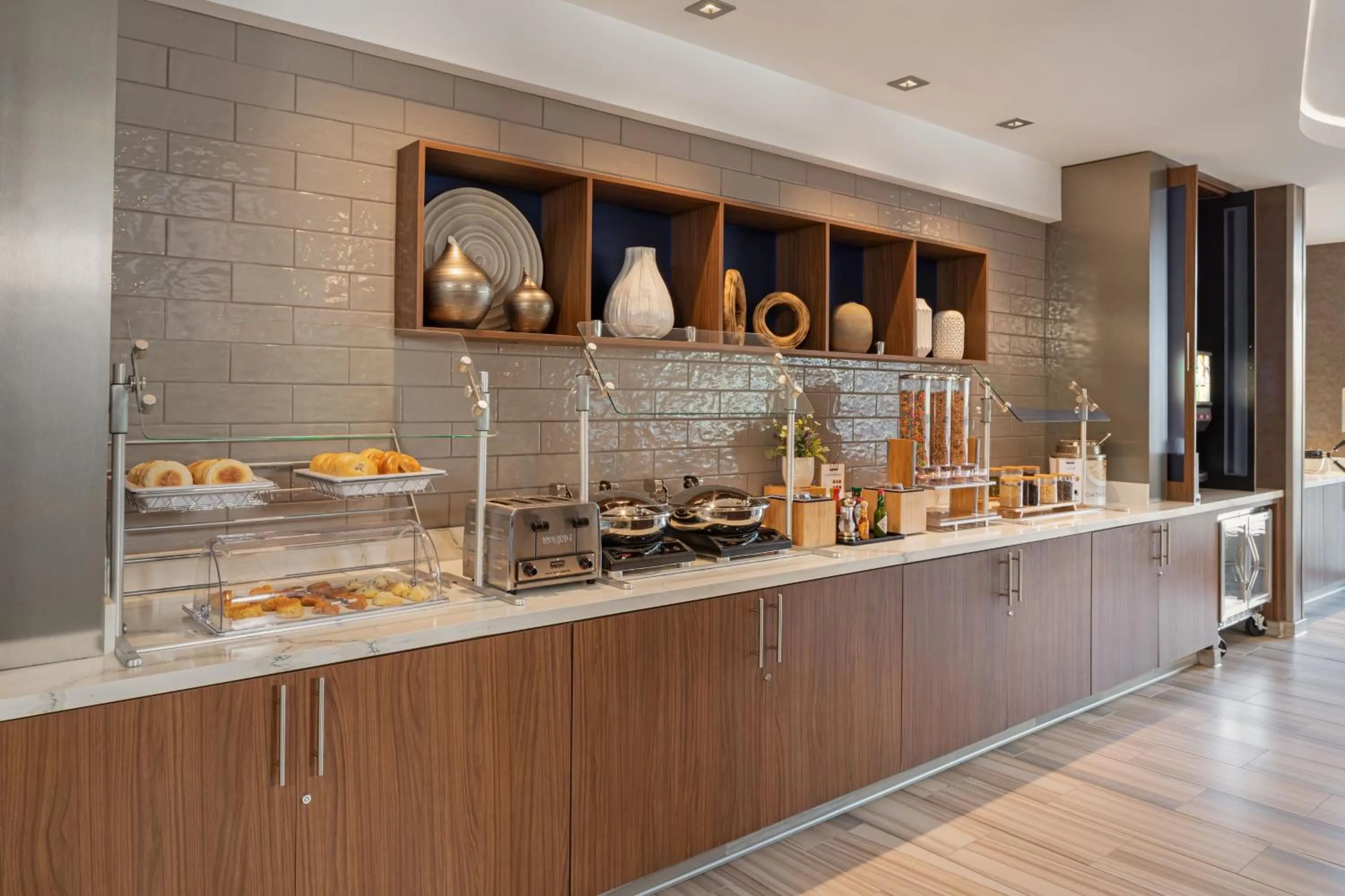 Breakfast in SpringHill Suites by Marriott West Sacramento