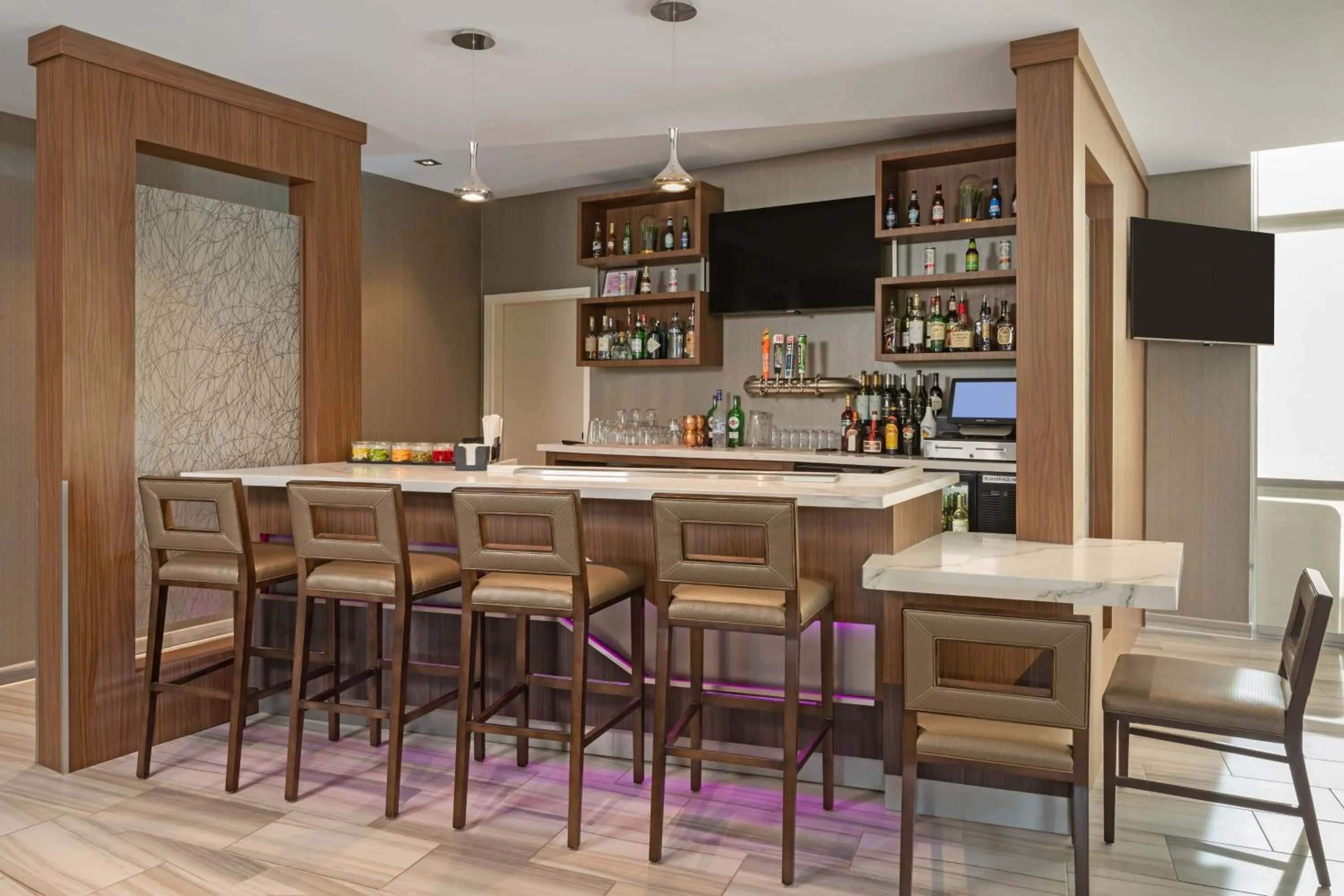 Lounge or bar in SpringHill Suites by Marriott West Sacramento