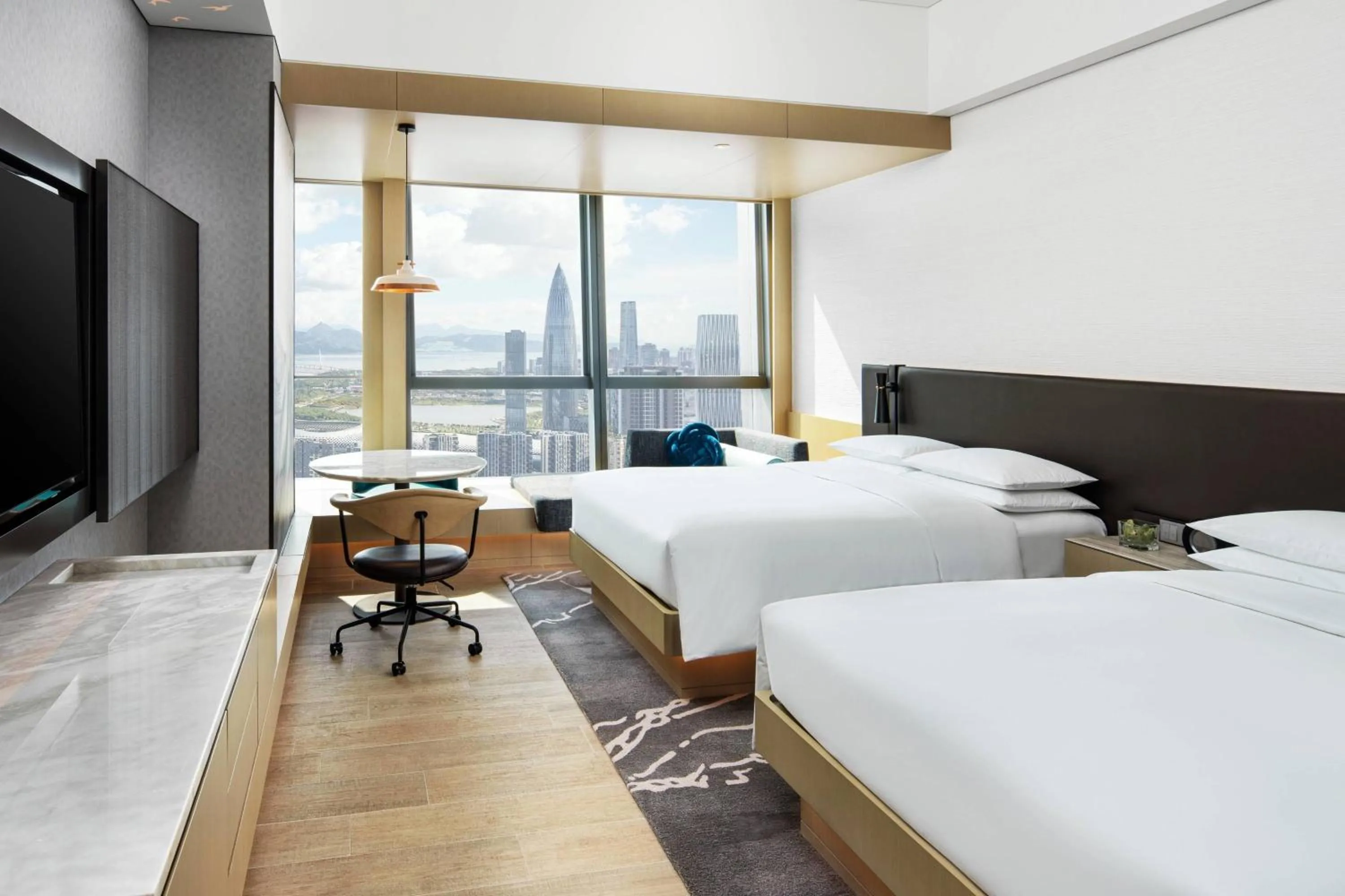 Photo of the whole room, Bed in Renaissance Shenzhen Bay Hotel