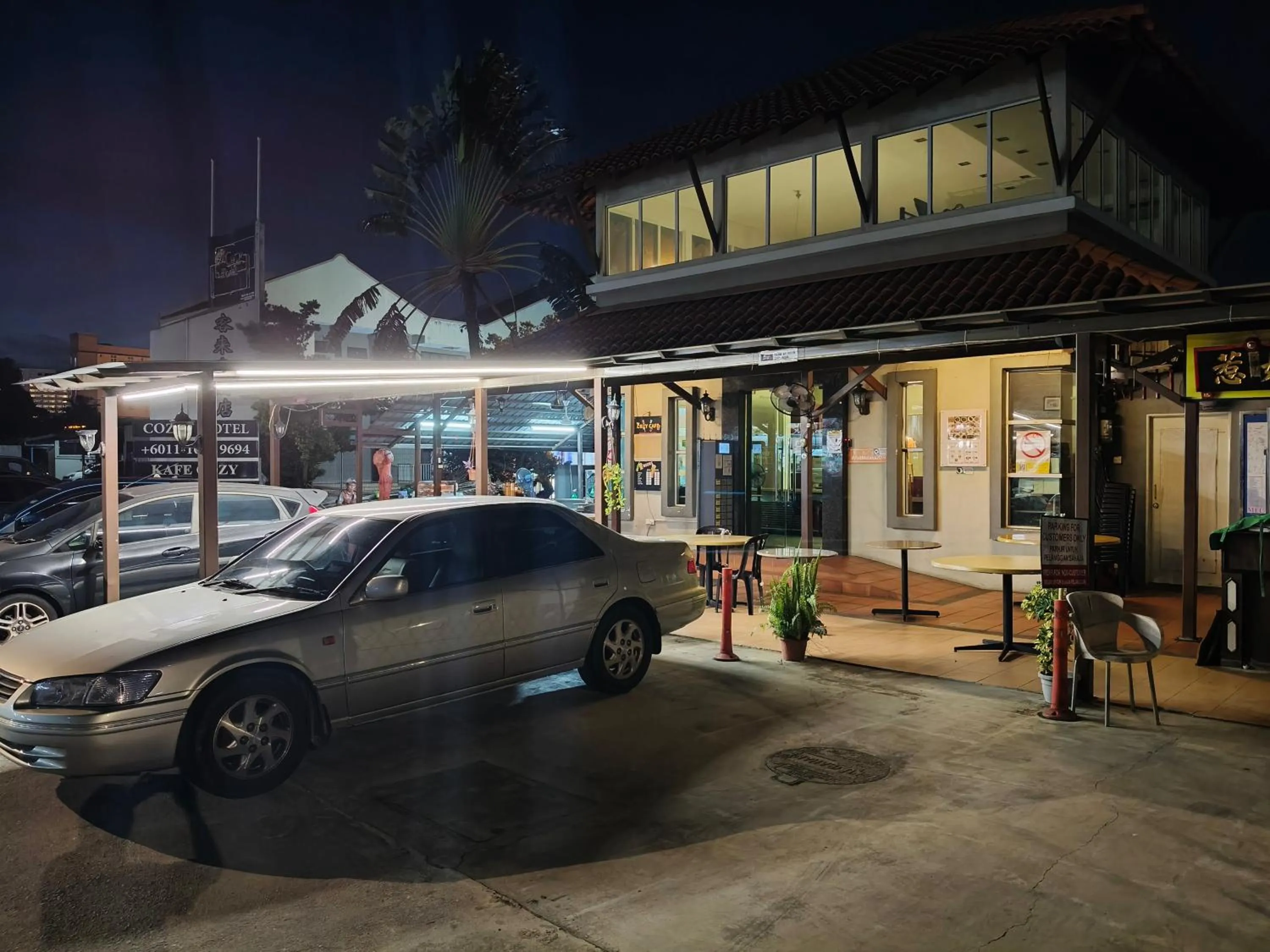 Night in Cozzy Motel Malacca