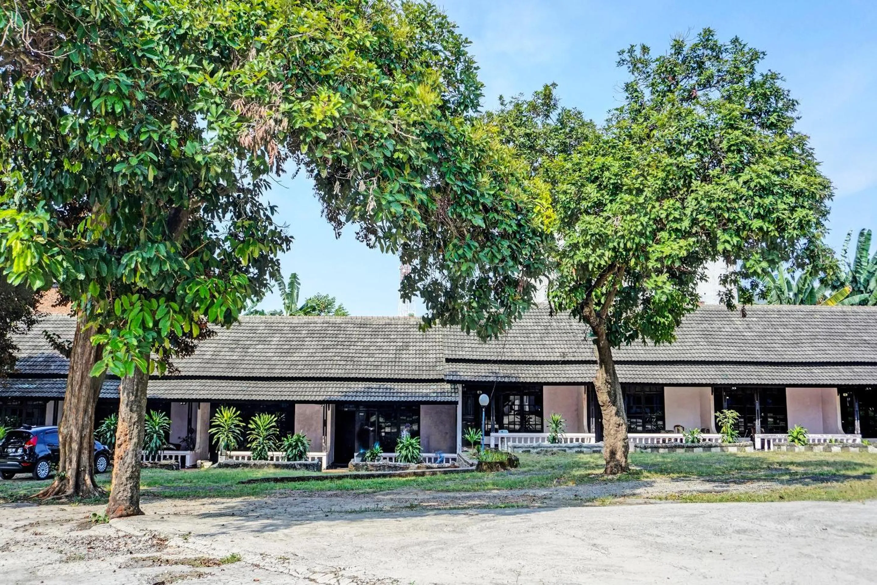 Facade/entrance in SPOT ON 91798 Hotel Grand Mutiara