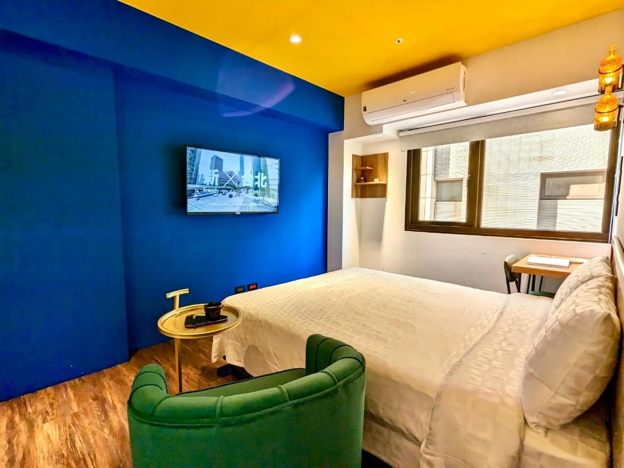 Bed in Journey Town Inn