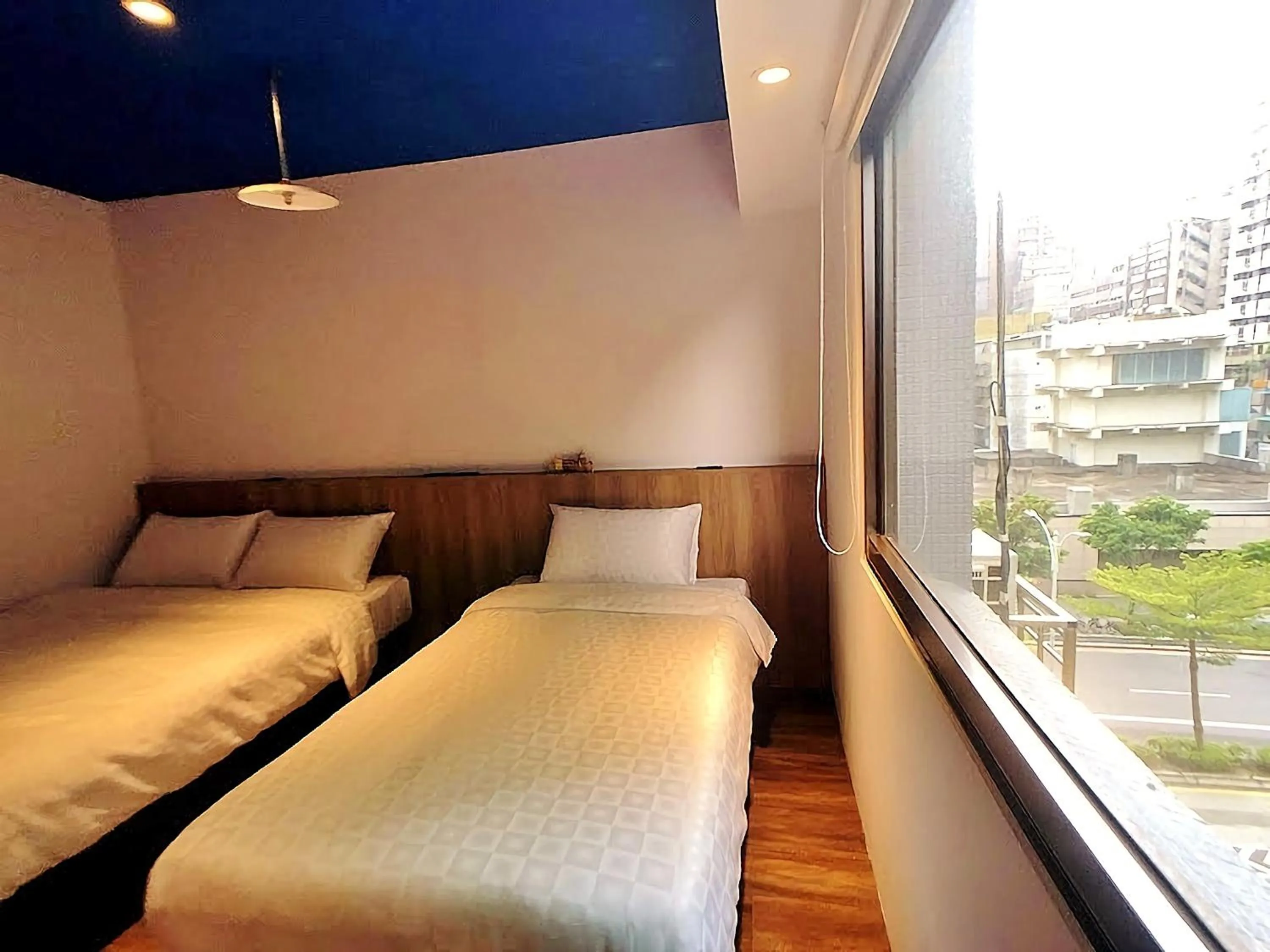 Bed in Journey Town Inn