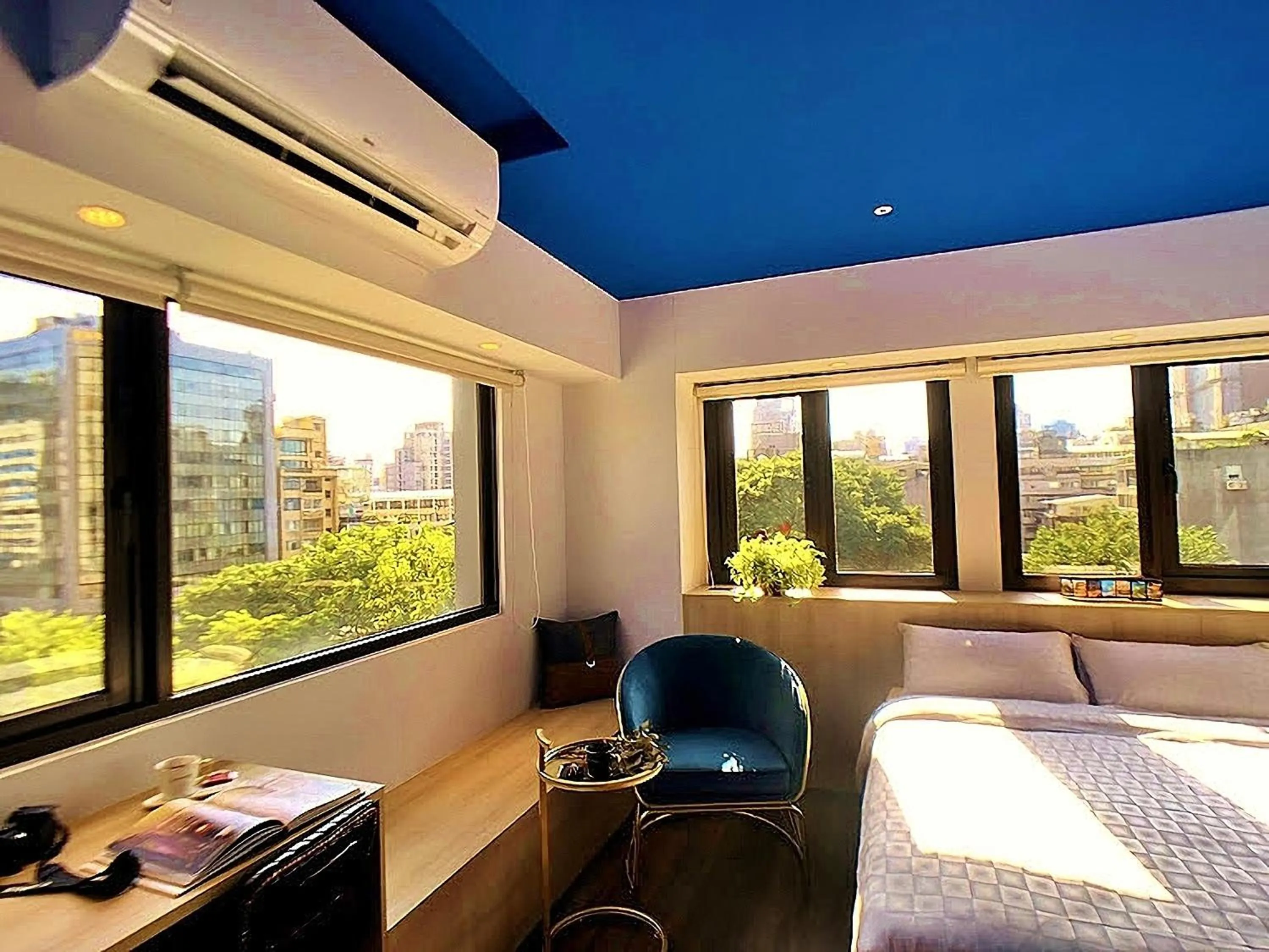 Bed in Journey Town Inn