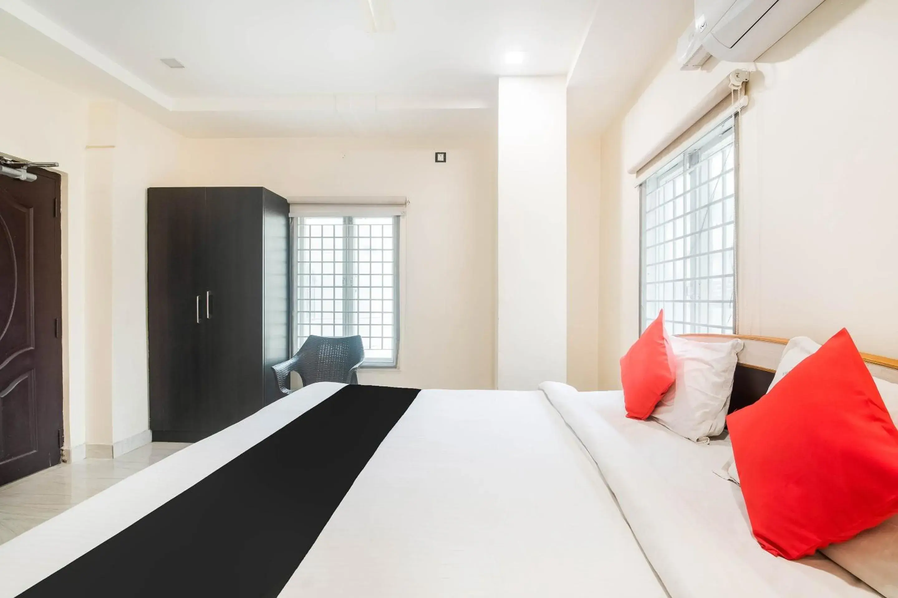 Bedroom, Bed in Capital O Aditya Grand Bedroom, Bed in Capital O Aditya Grand