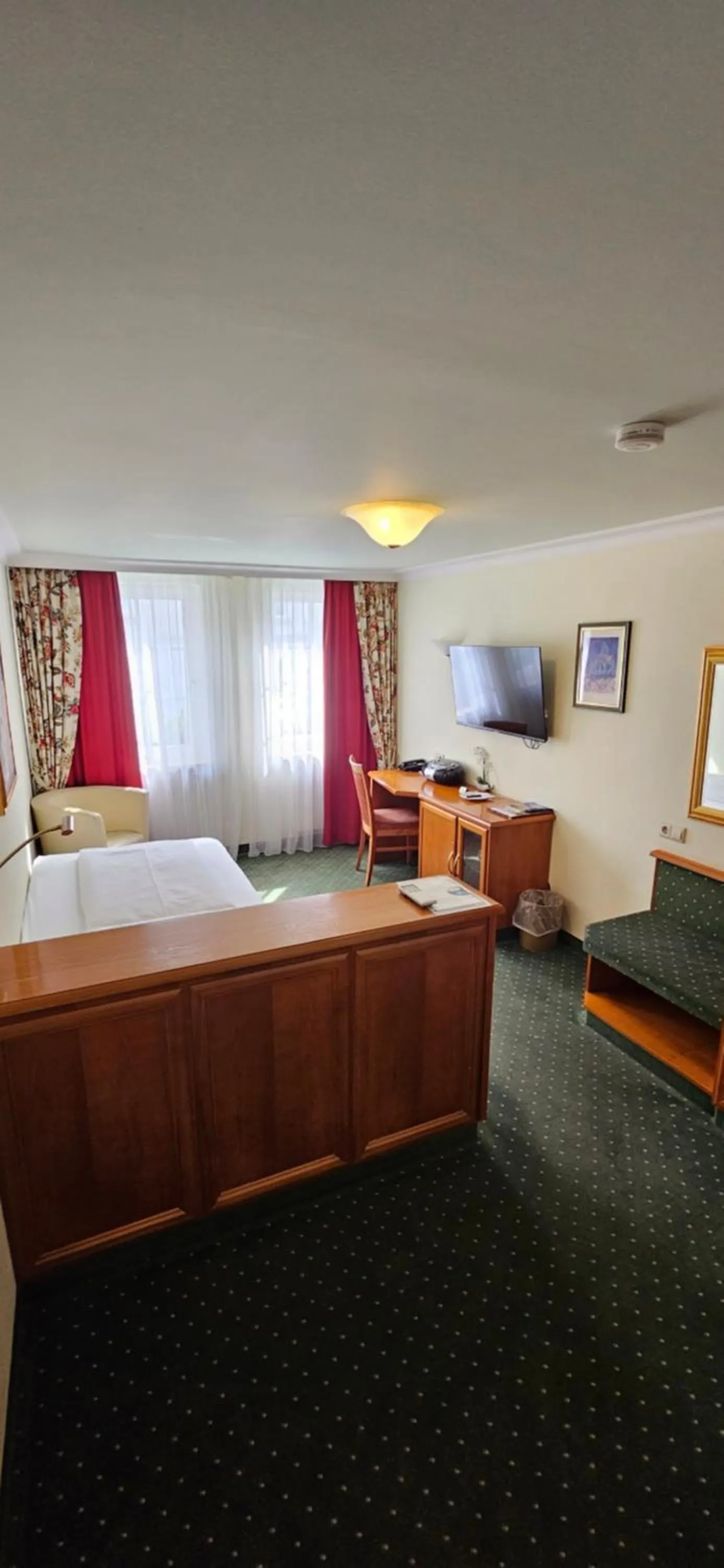 Photo of the whole room, Bed in Hotel Ochsen Stuttgart