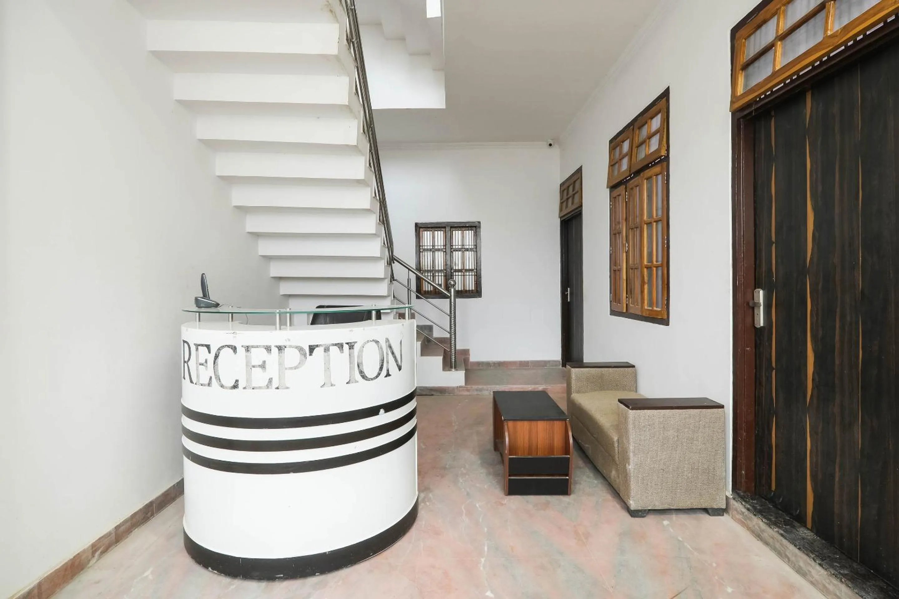 Lobby or reception in SPOT ON 76421 Kuldeep Inn