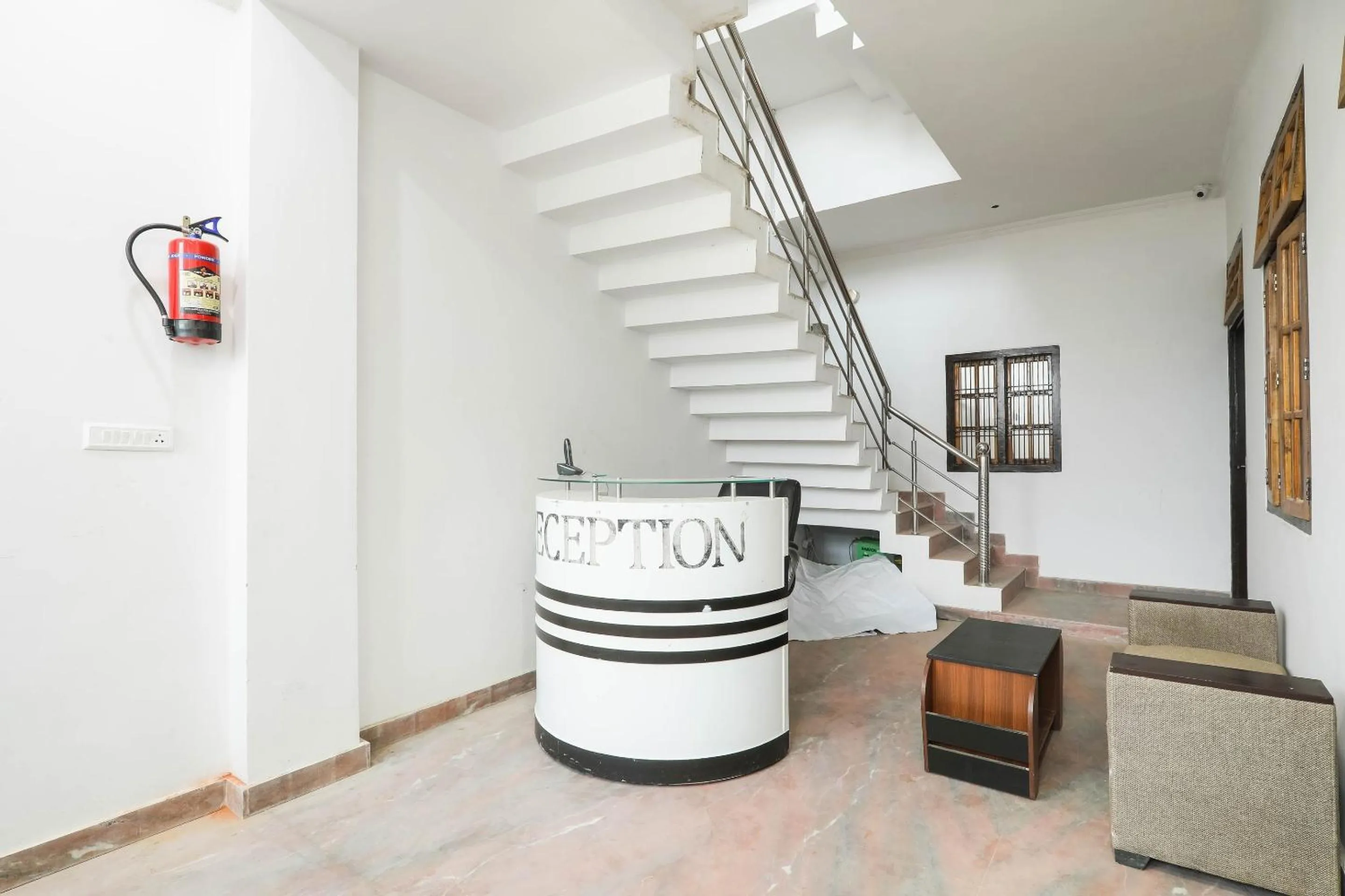 Lobby or reception in SPOT ON 76421 Kuldeep Inn