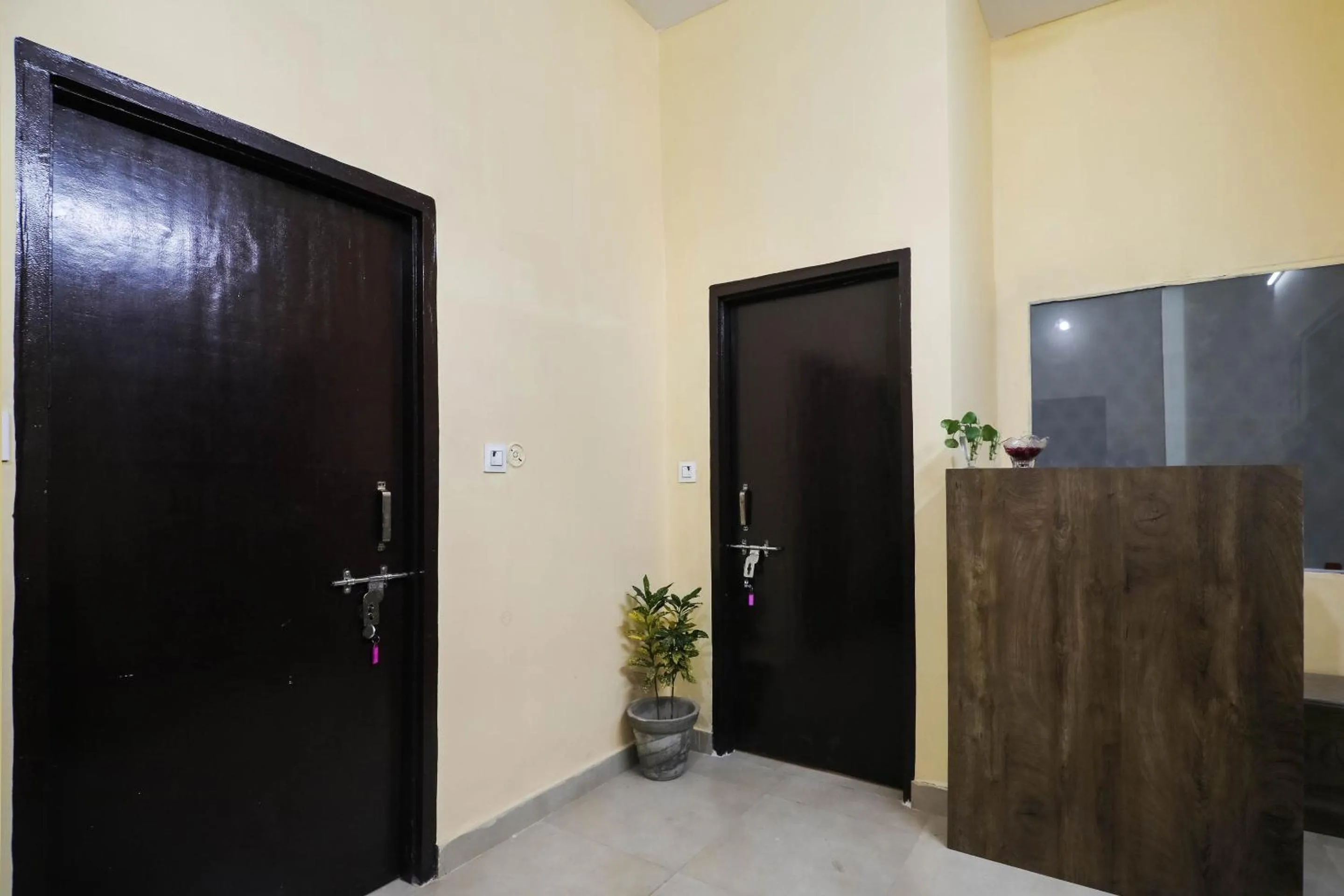 Lobby or reception in Hotel O Laavin Inn Near Gomti Riverfront Park