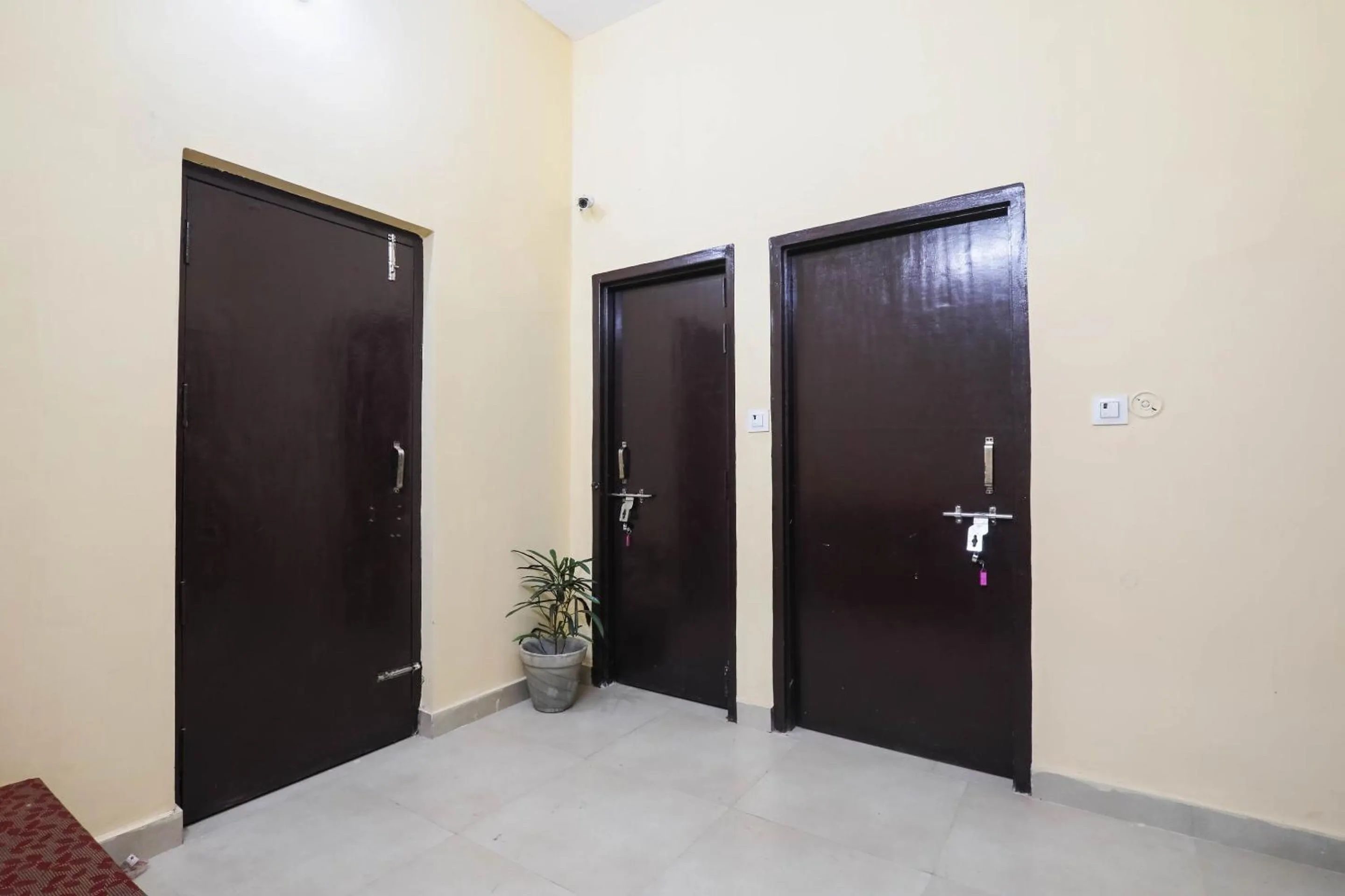 Lobby or reception in Hotel O Laavin Inn Near Gomti Riverfront Park