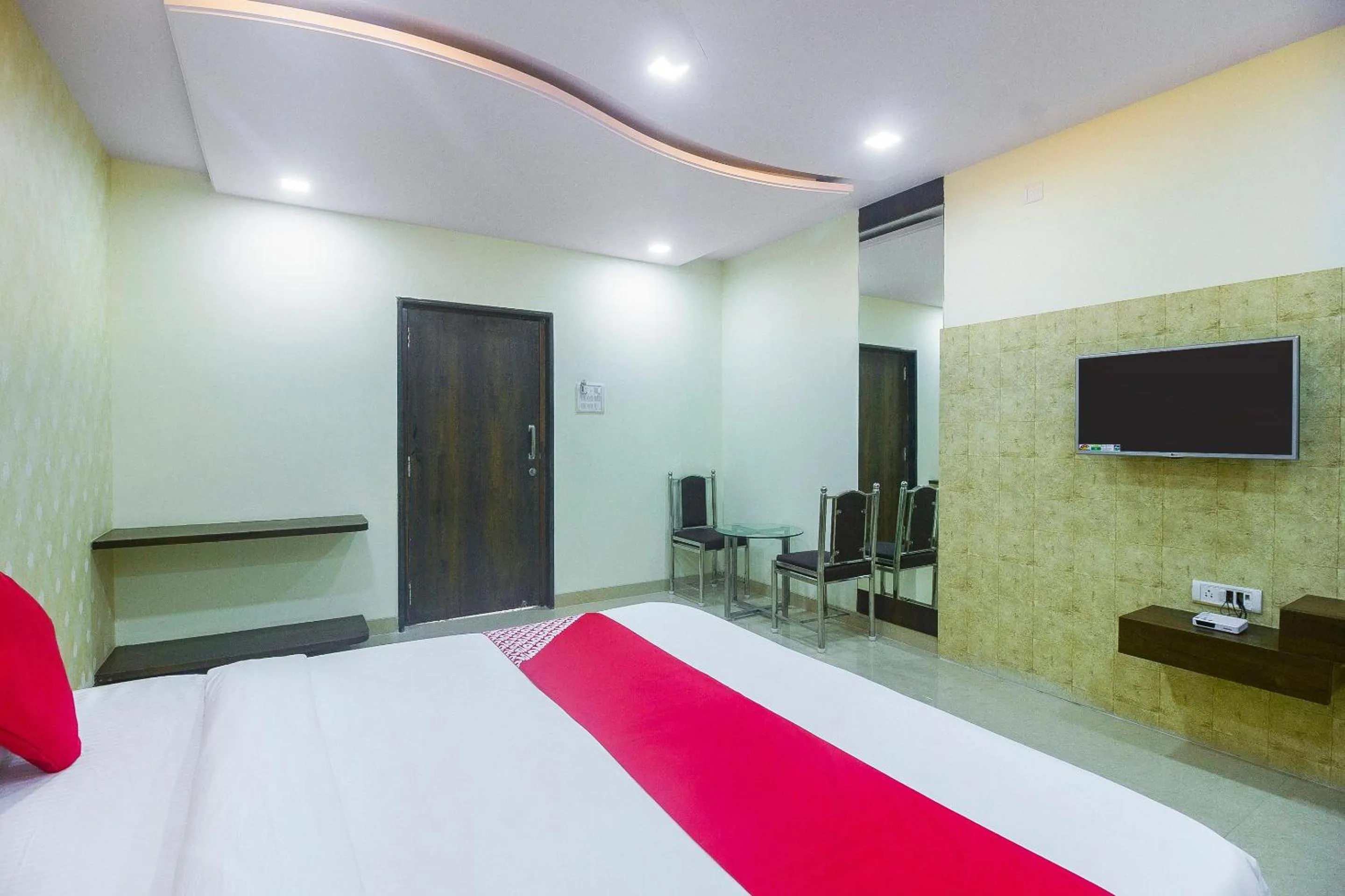 Lobby or reception, Bed in Hotel O Samrat Palace