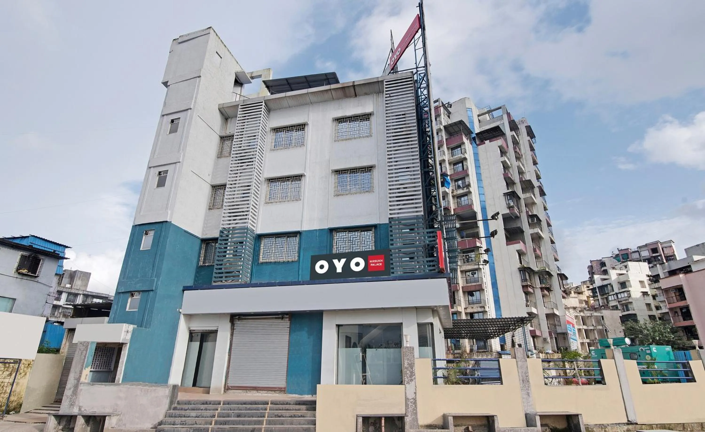 Facade/entrance in Hotel O Nirsukh Palace