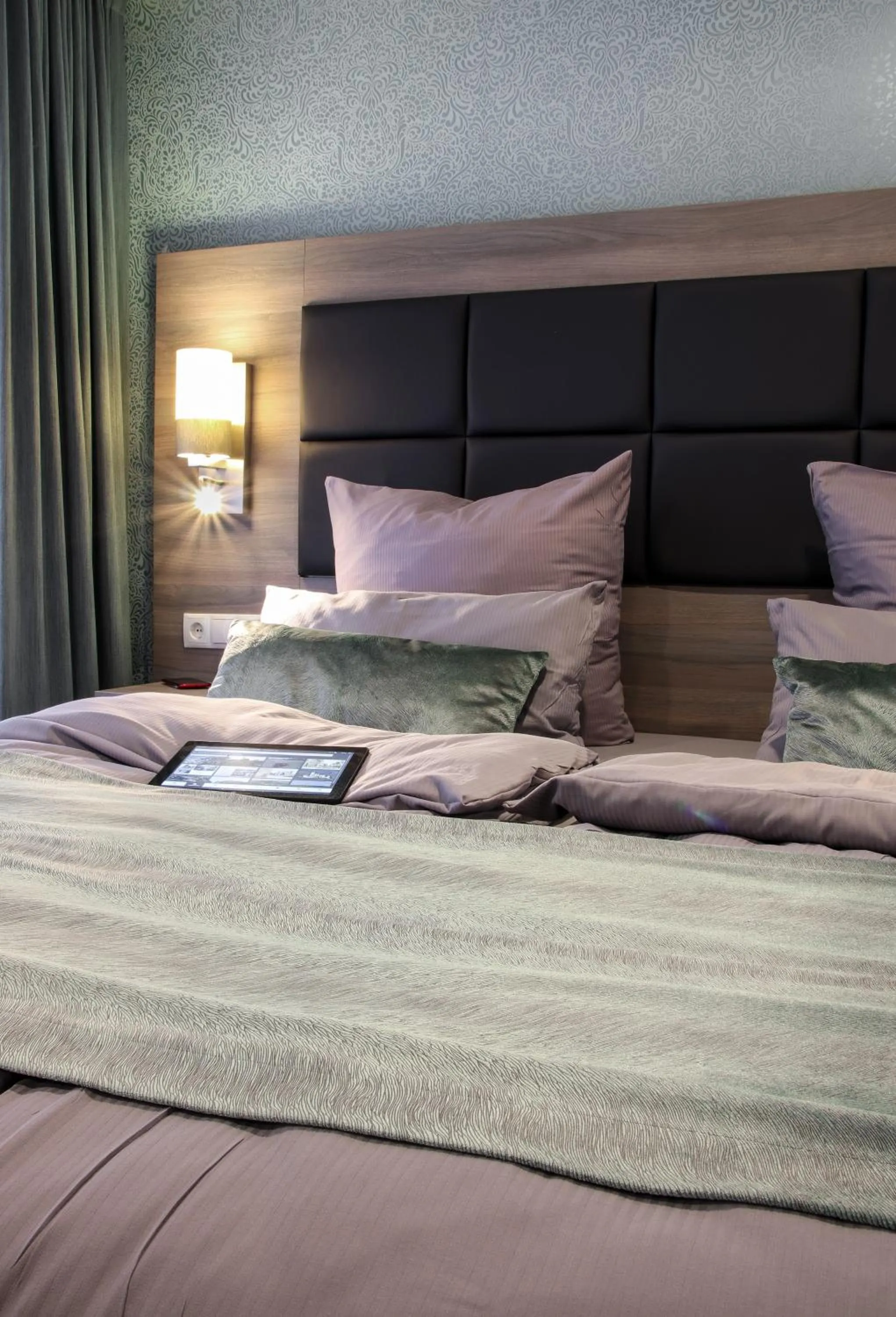 Bed in AKZENT Hotel Restaurant Roter Ochse Rhens bei Koblenz