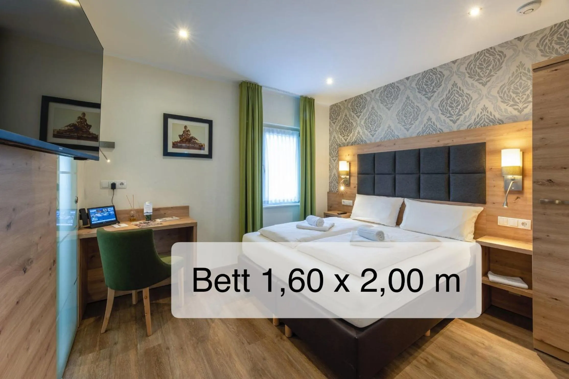 Photo of the whole room, Bed in AKZENT Hotel Restaurant Roter Ochse Rhens bei Koblenz