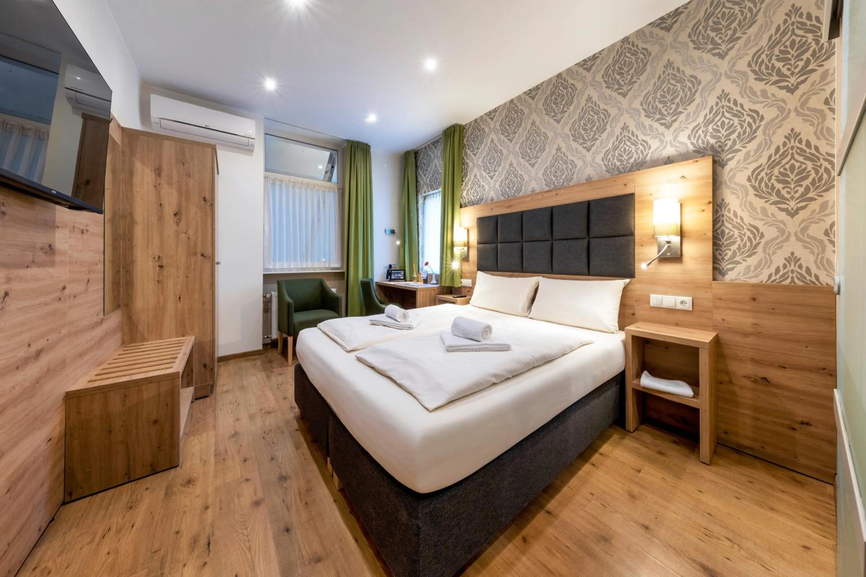 Bed in AKZENT Hotel Restaurant Roter Ochse Rhens bei Koblenz