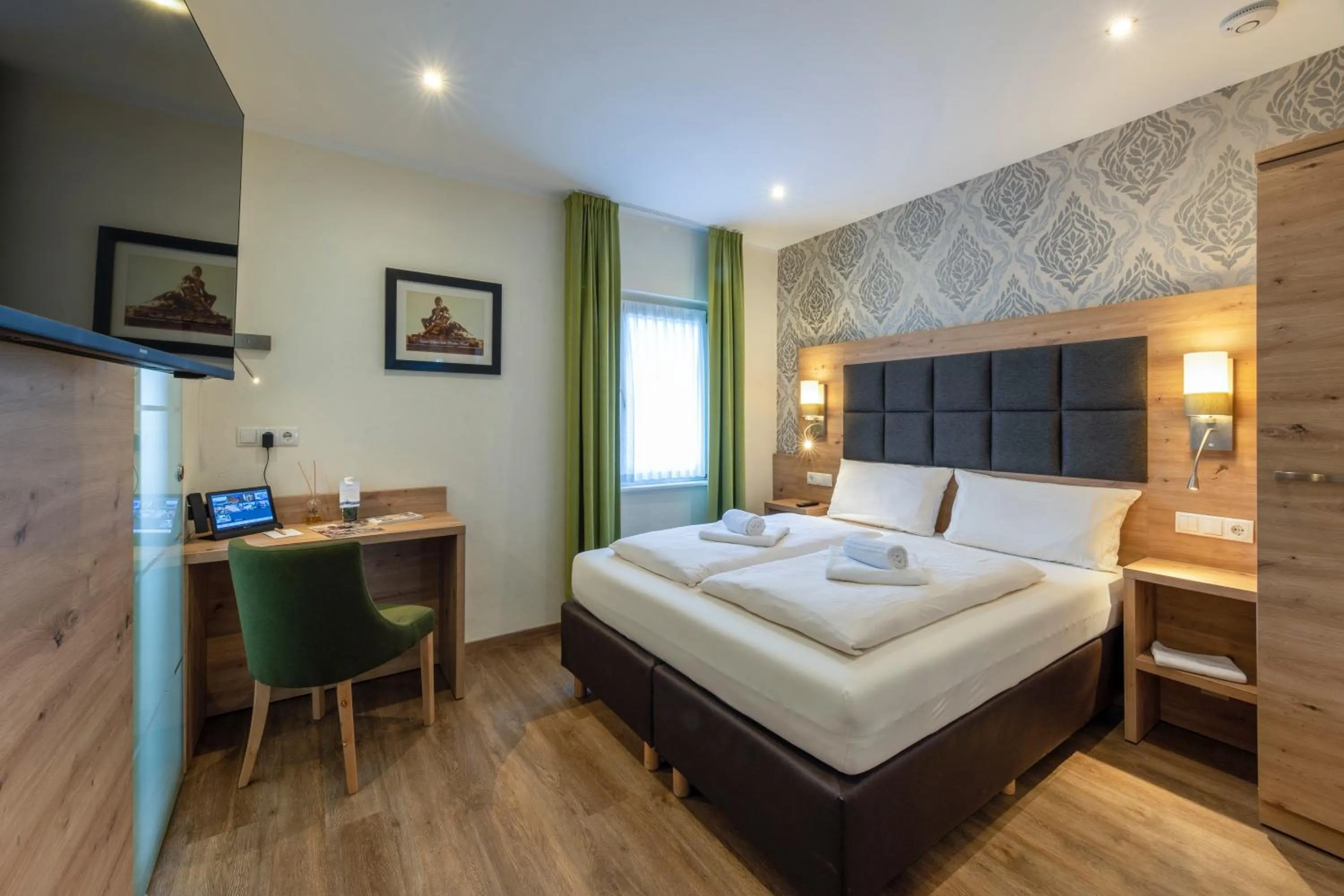 Bed in AKZENT Hotel Restaurant Roter Ochse Rhens bei Koblenz