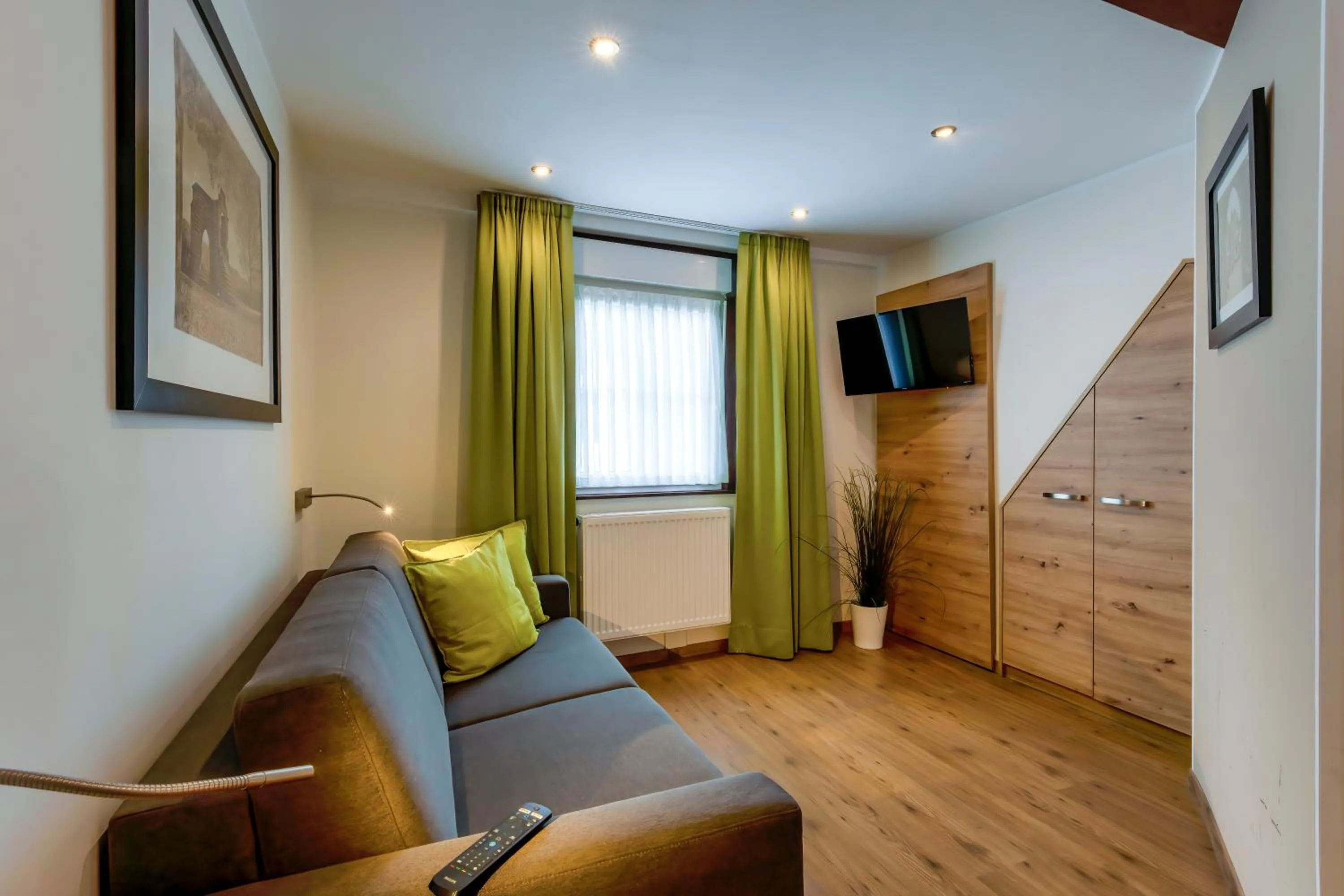 TV and multimedia in AKZENT Hotel Restaurant Roter Ochse Rhens bei Koblenz