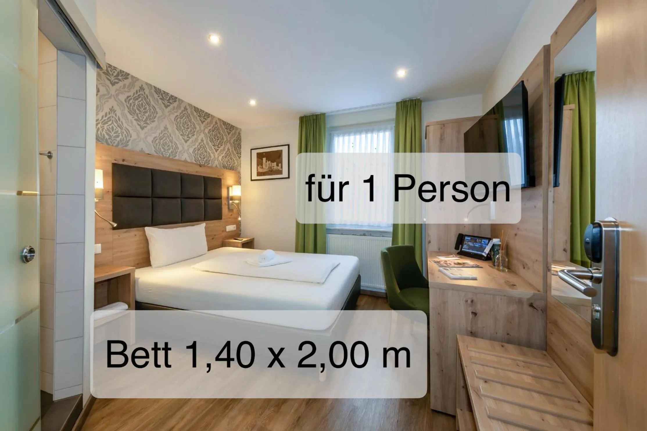 Photo of the whole room, Bed in AKZENT Hotel Restaurant Roter Ochse Rhens bei Koblenz