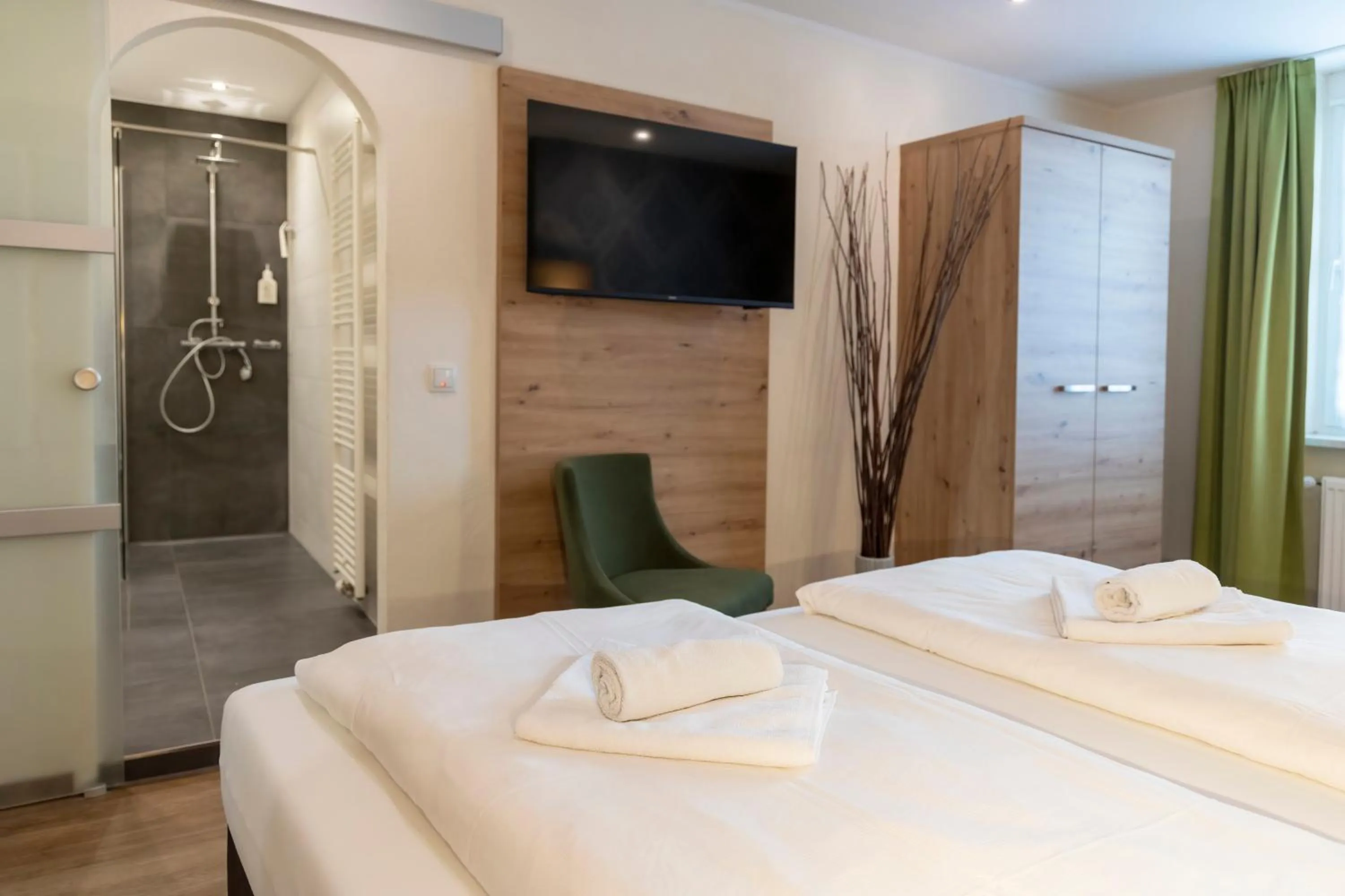 Bed in AKZENT Hotel Restaurant Roter Ochse Rhens bei Koblenz