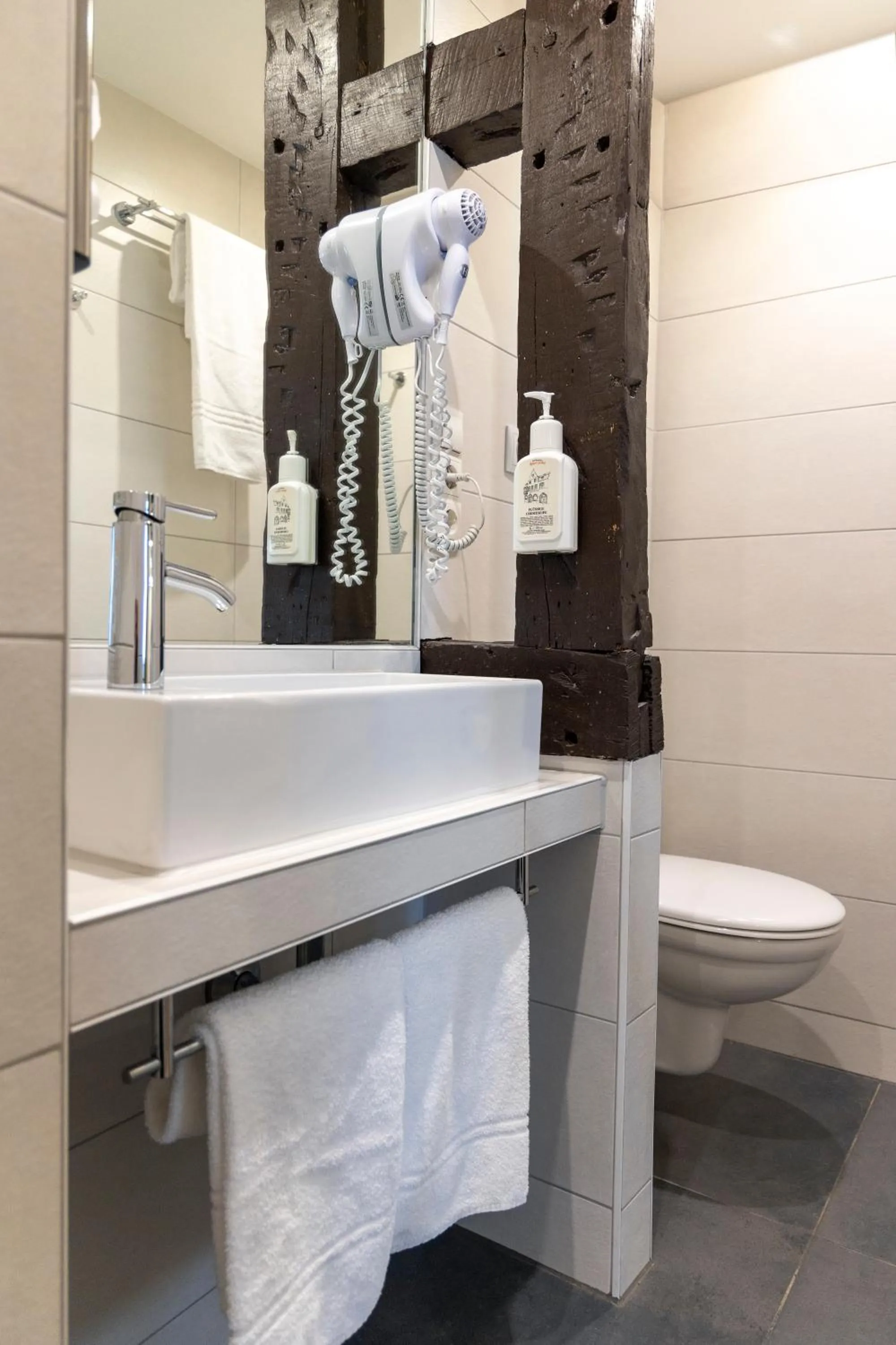 Bathroom in AKZENT Hotel Restaurant Roter Ochse Rhens bei Koblenz