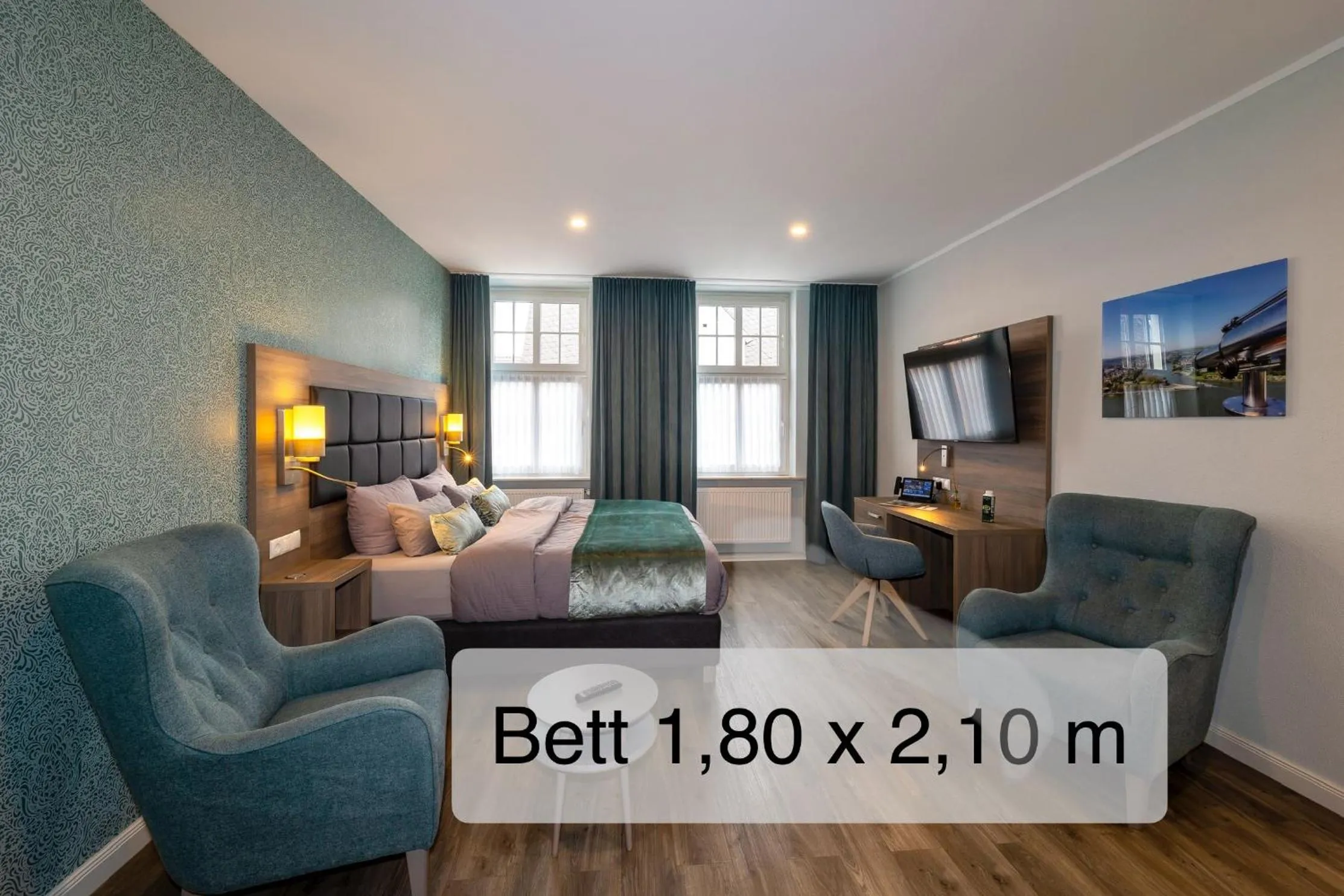 Photo of the whole room, Bed in AKZENT Hotel Restaurant Roter Ochse Rhens bei Koblenz