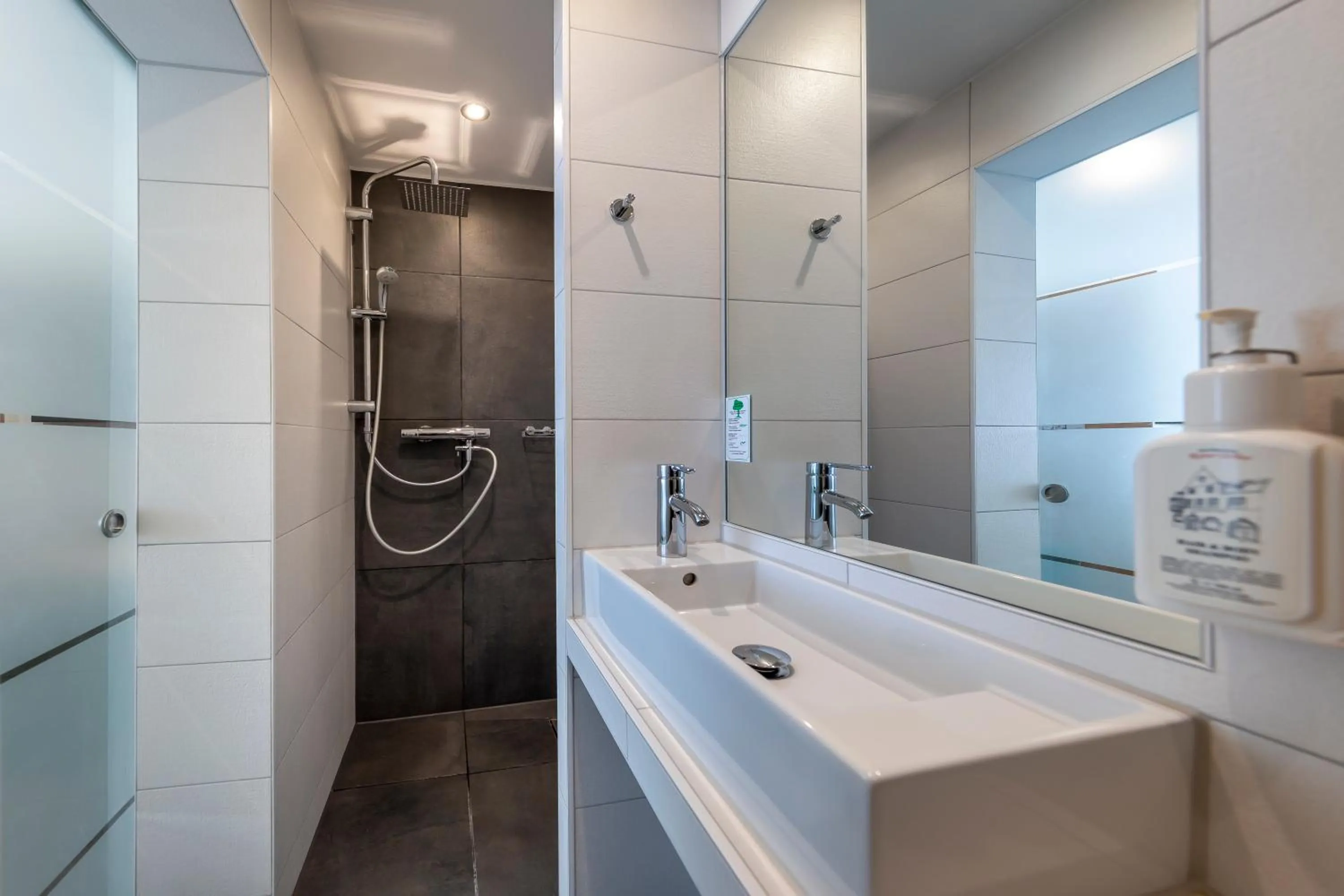 Shower in AKZENT Hotel Restaurant Roter Ochse Rhens bei Koblenz