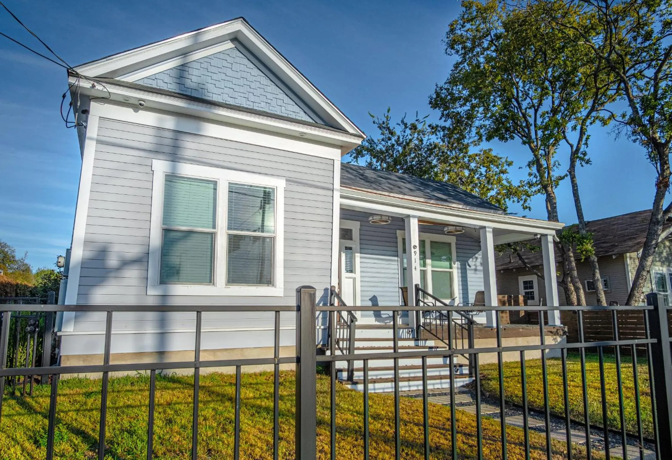 Property building in Prosperity Place Remodeled 3BR 2BA Near Downtown