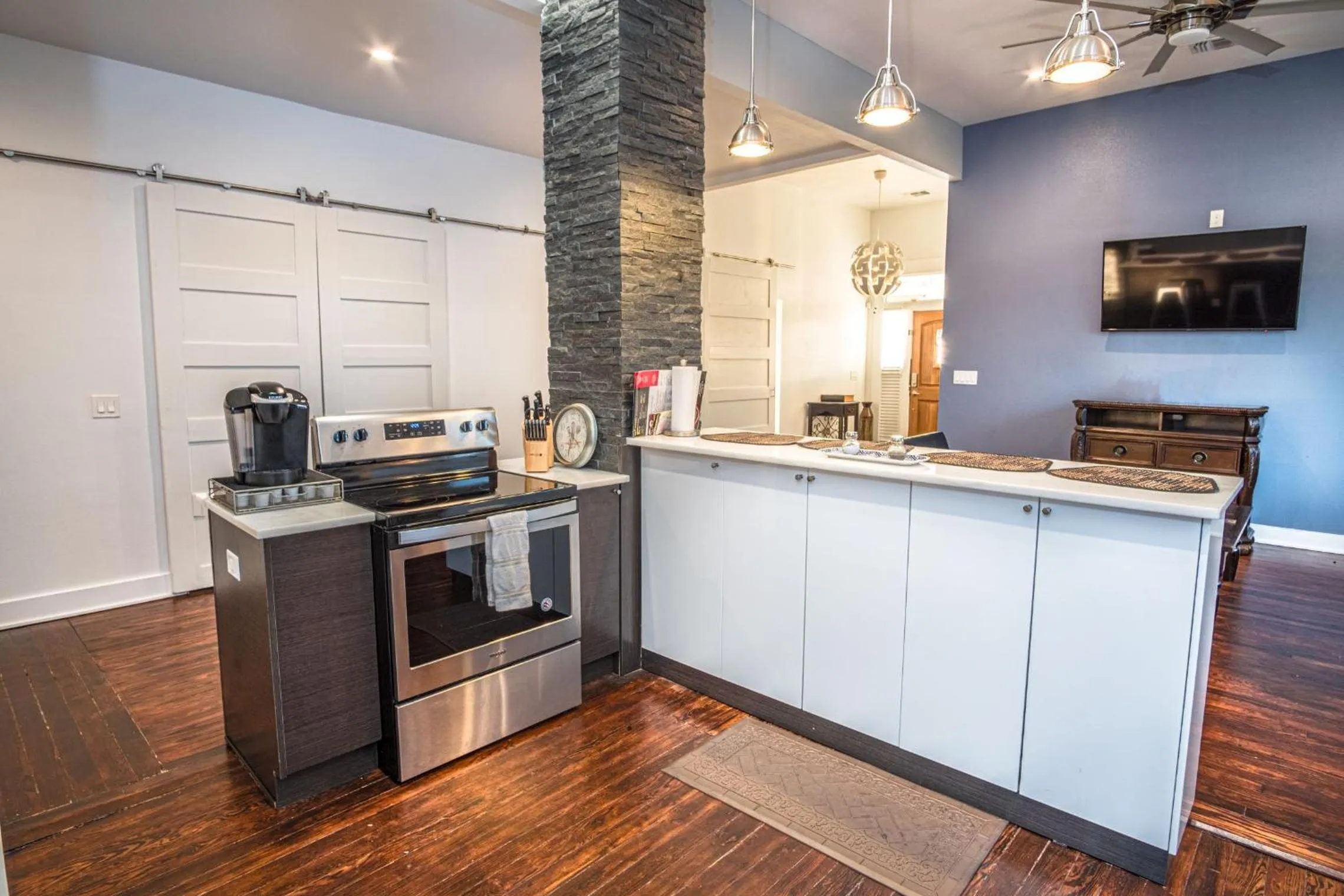 Kitchen or kitchenette in Prosperity Place Remodeled 3BR 2BA Near Downtown