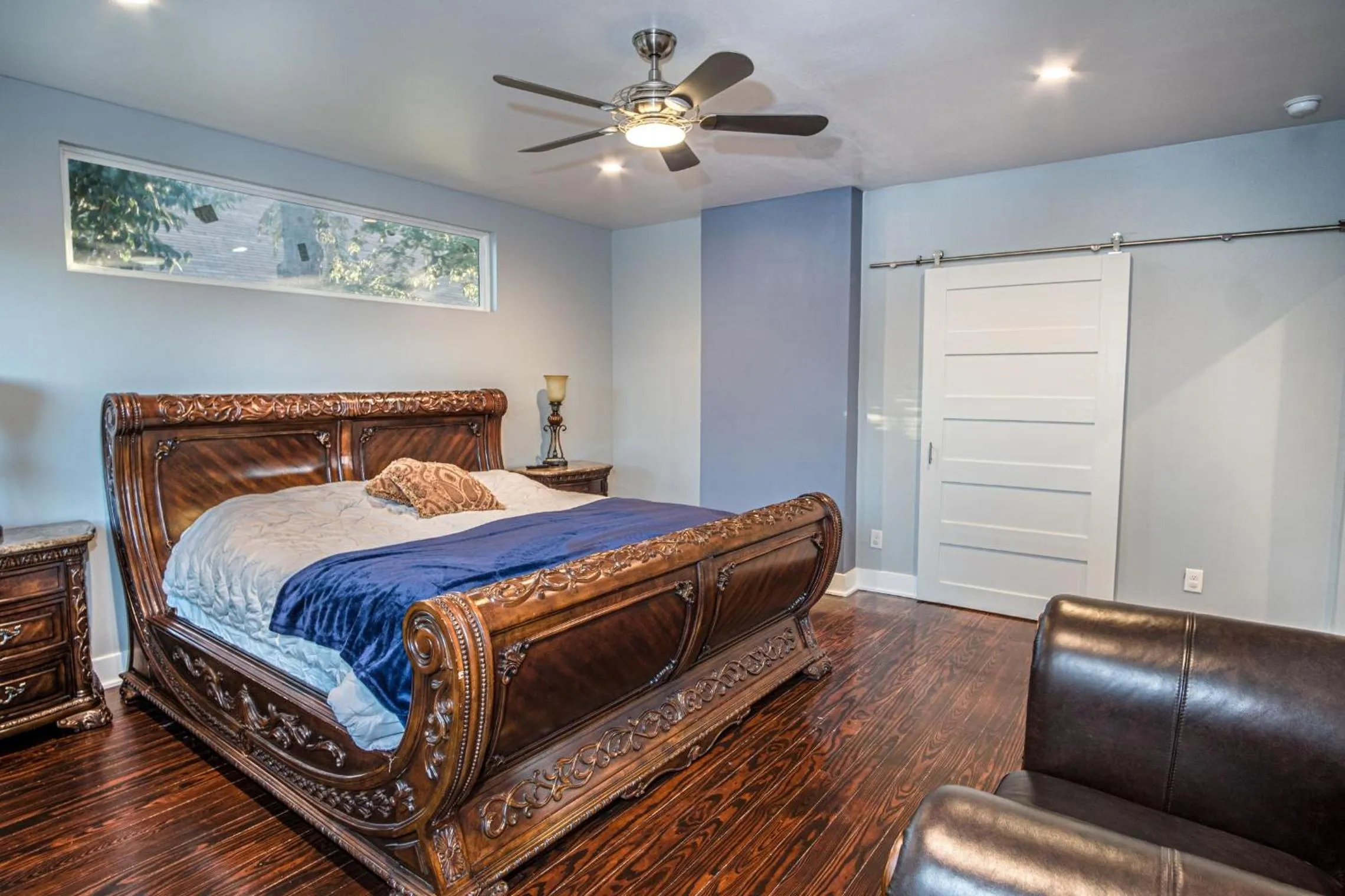 Bed in Prosperity Place Remodeled 3BR 2BA Near Downtown