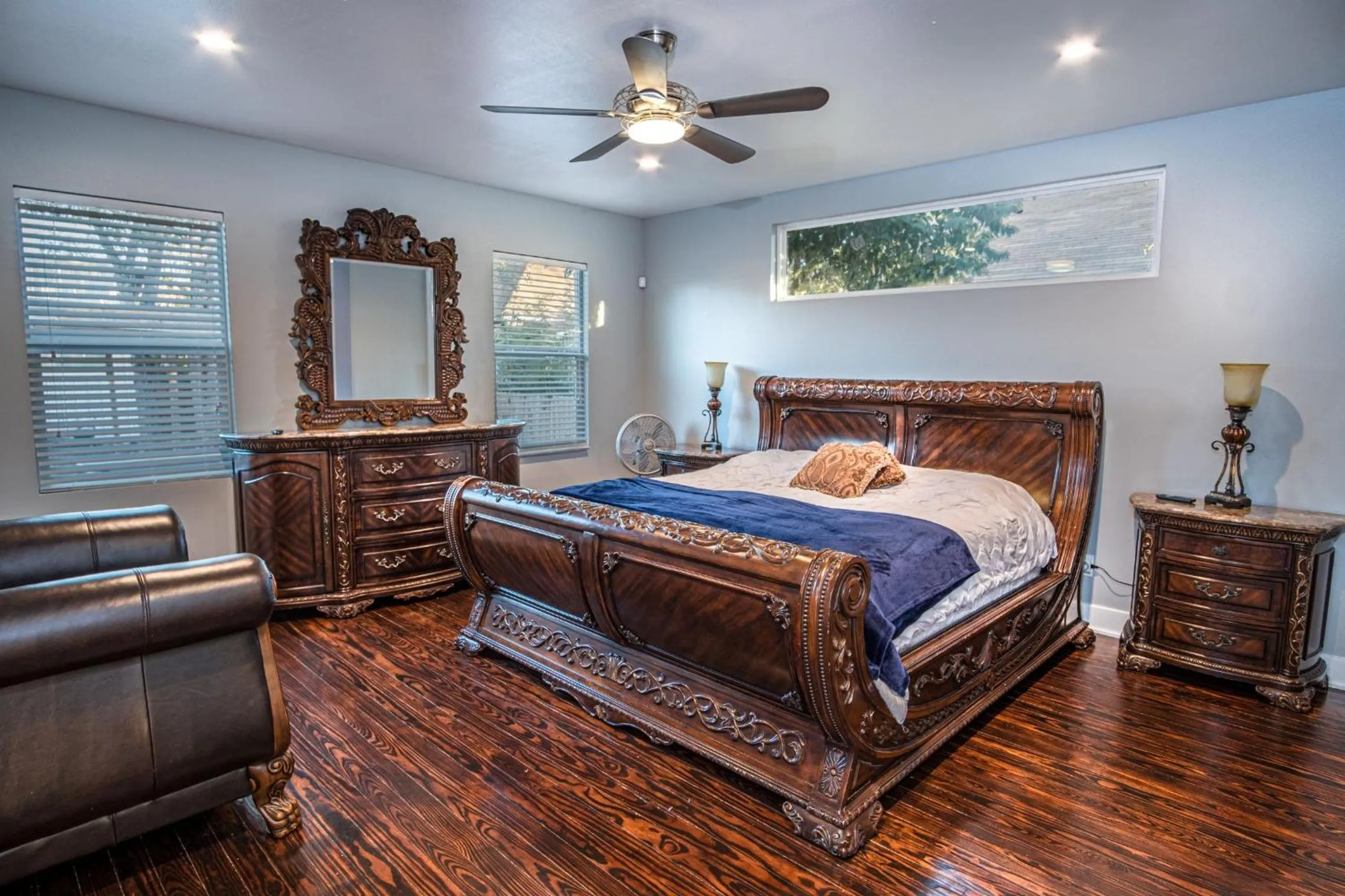 Bed in Prosperity Place Remodeled 3BR 2BA Near Downtown