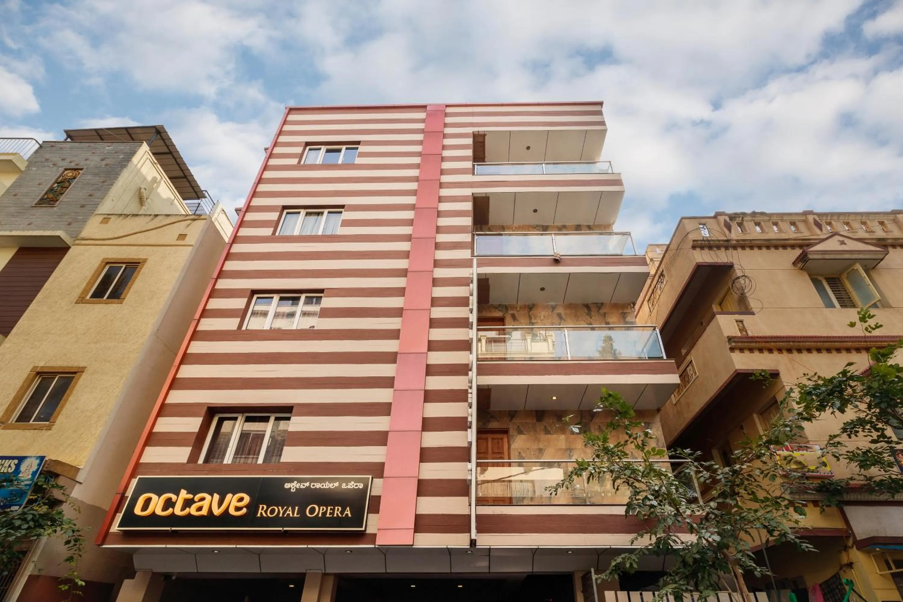Facade/entrance in Octave Royal Opera